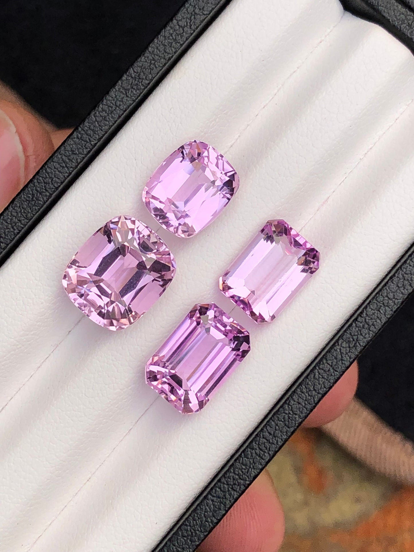 Pink kunzite lot 24.30 carats natural