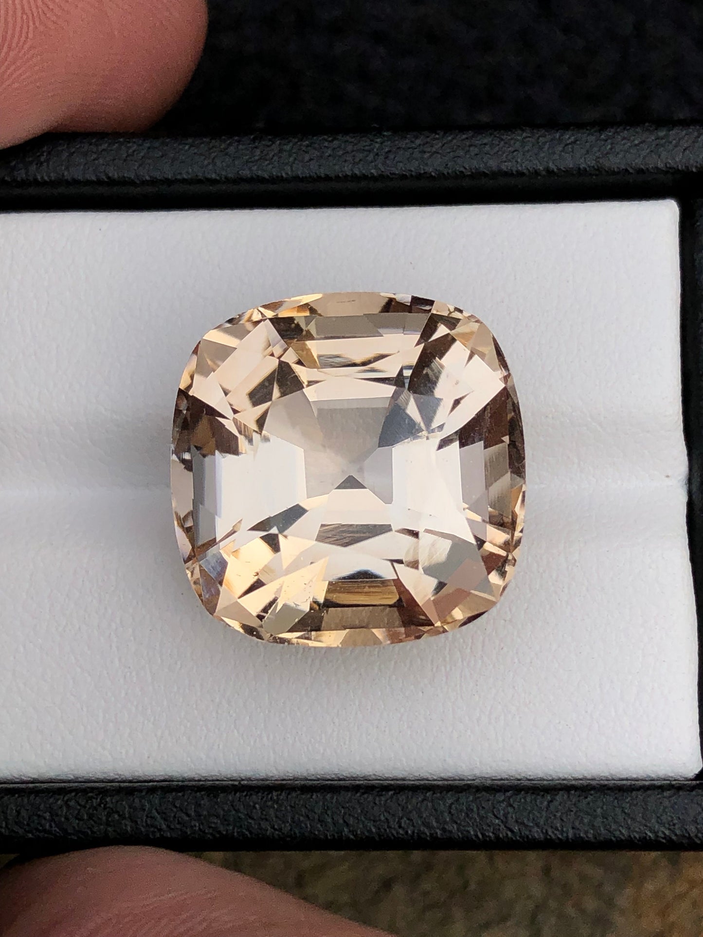 Natural skardu topaz 33.50 carat