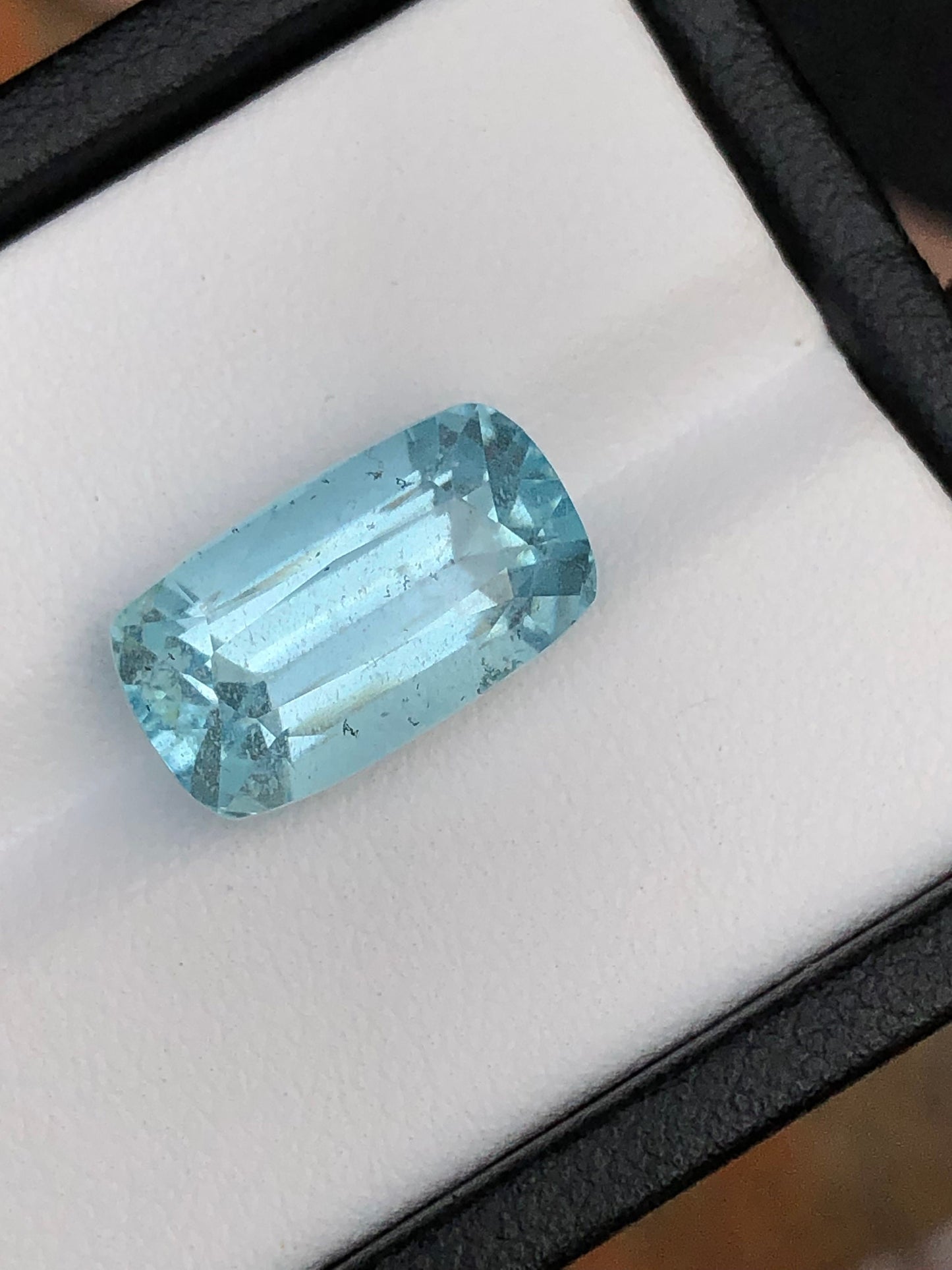 Blue aquamarine 7.50 carat natural