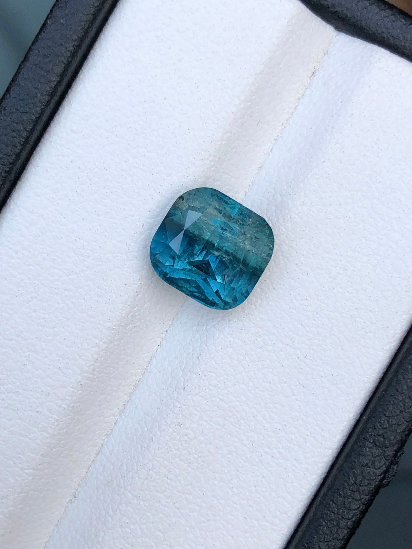 Blue tourmaline 3.65 carat natural