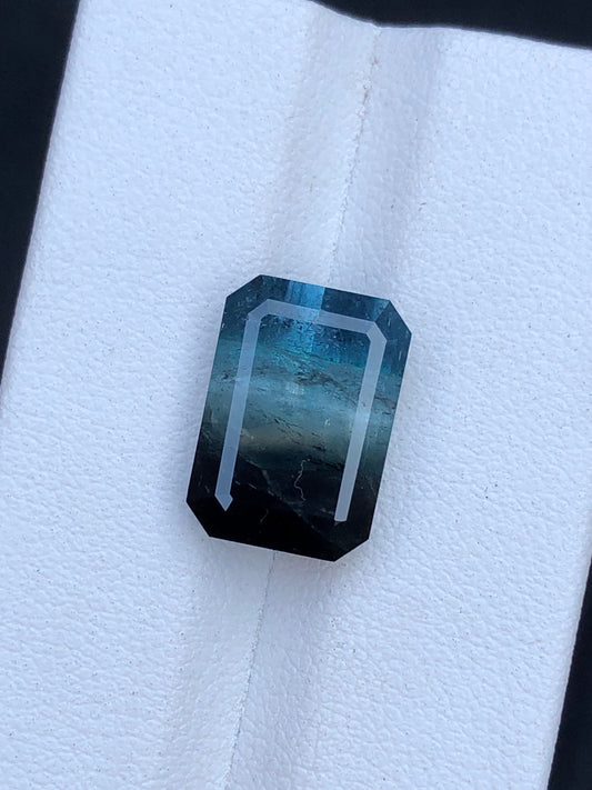 Unique bi colour tourmaline 8.70 carat natural