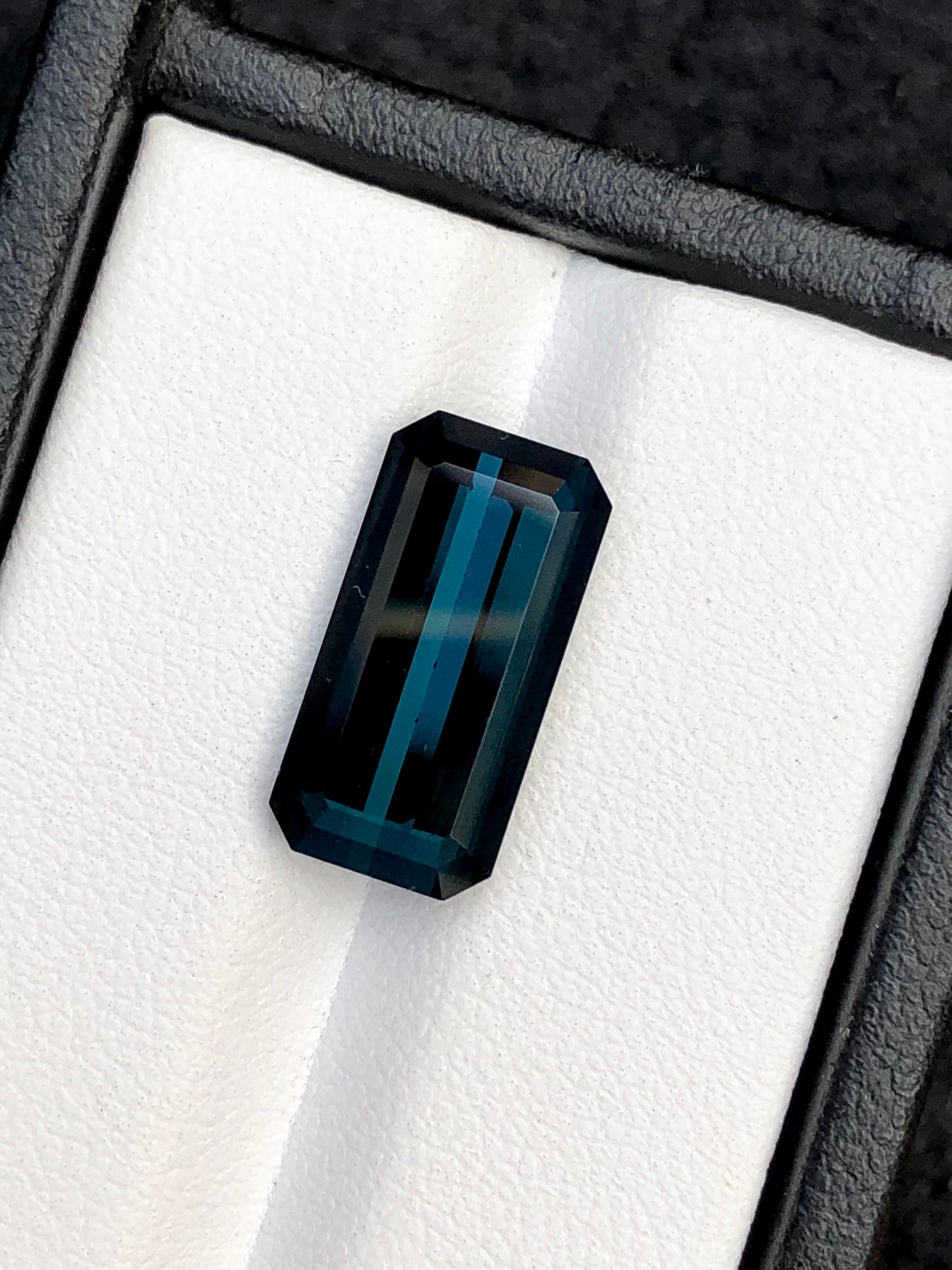 Dark indicolite tourmaline 7.40 carat natural