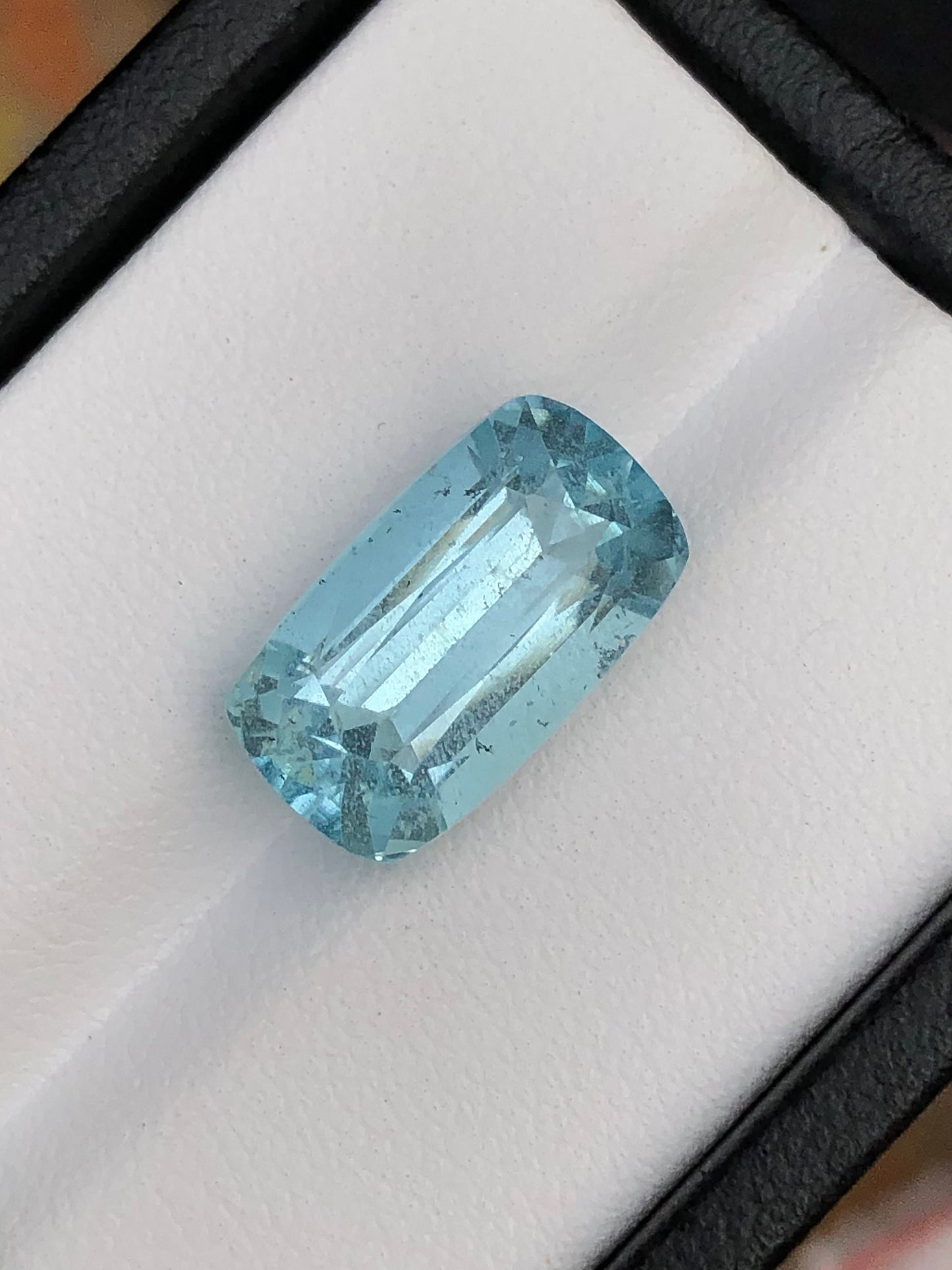 Blue aquamarine 7.50 carat natural