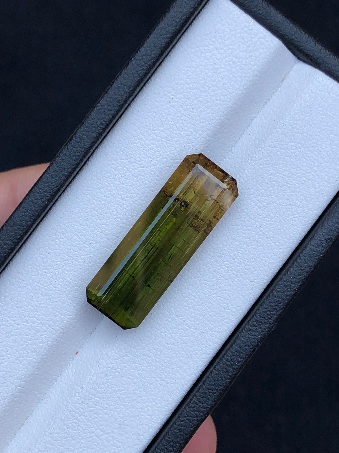 Bi colour tourmaline 18 carat origin Afghanistan