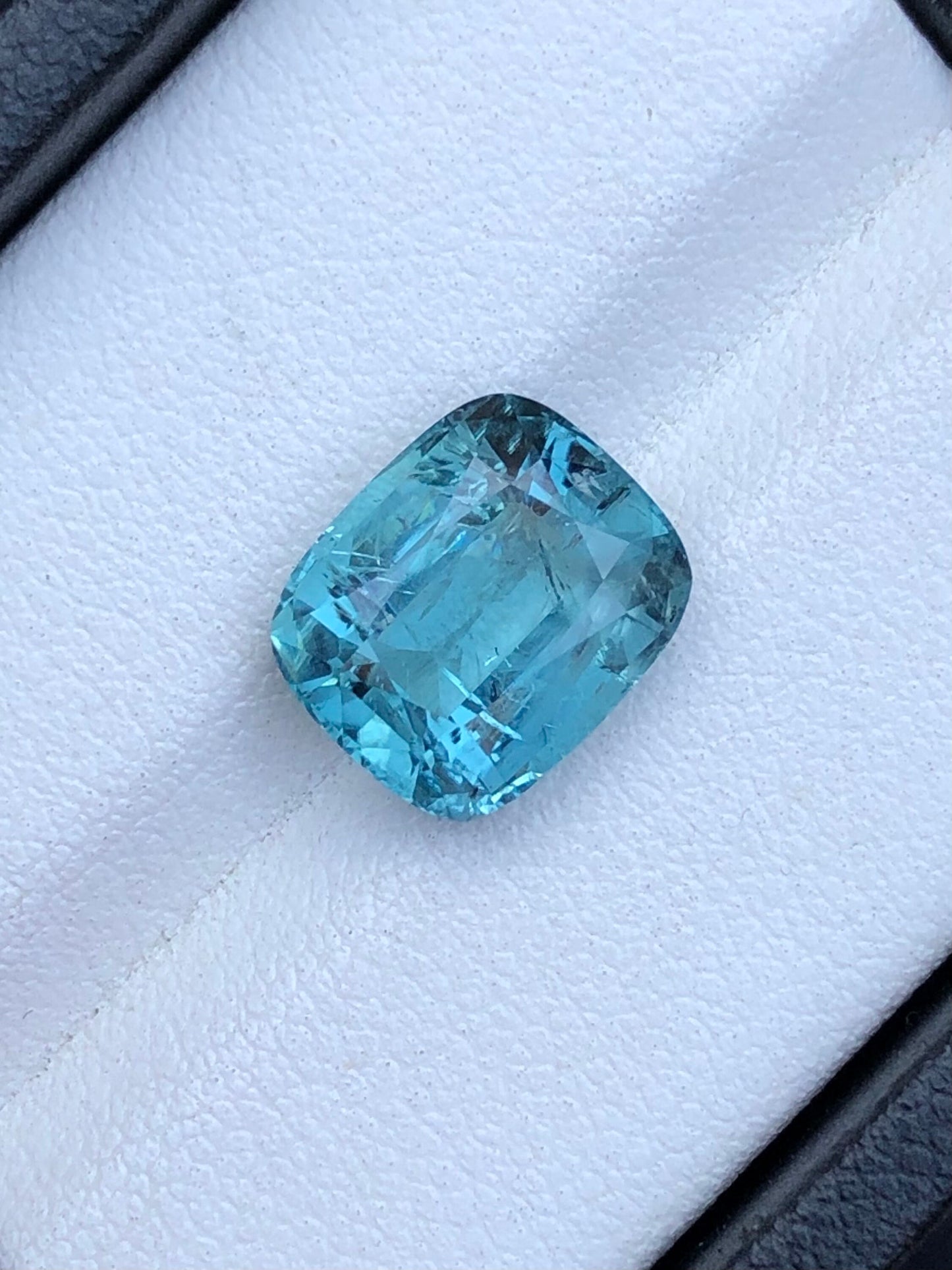 Blue tourmaline 4.60 carat natural