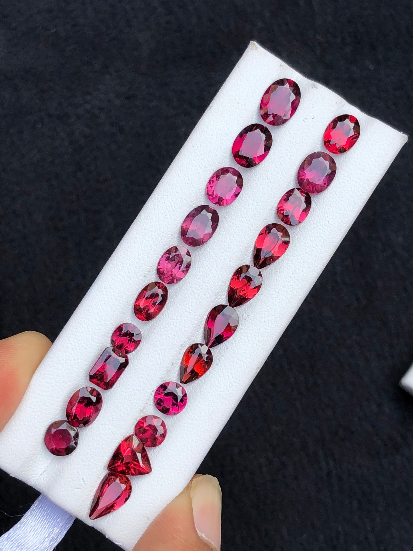 Natural faceted garnet 25.20 carats