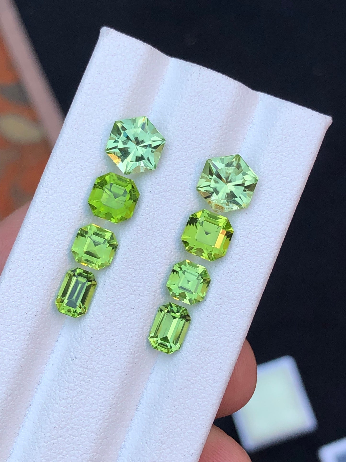 Peridot pairs 9.60 carats