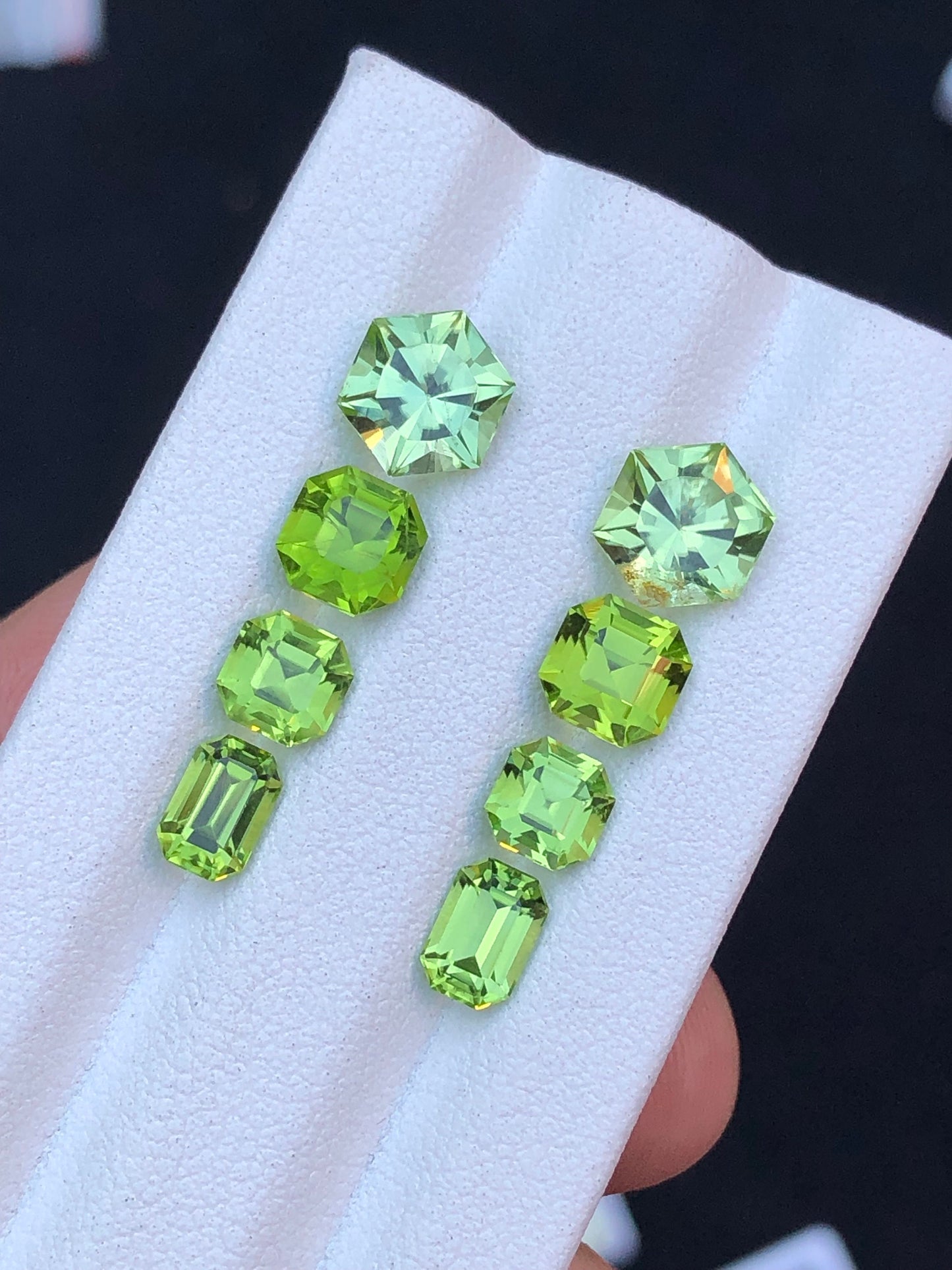 Peridot pairs 9.60 carats