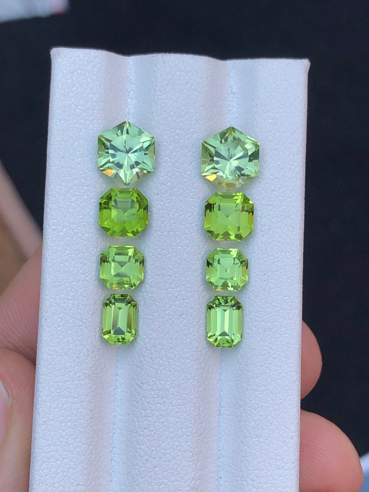 Peridot pairs 9.60 carats