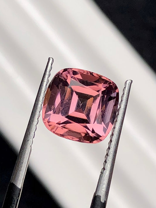 Pink tourmaline 2.80 carat natural