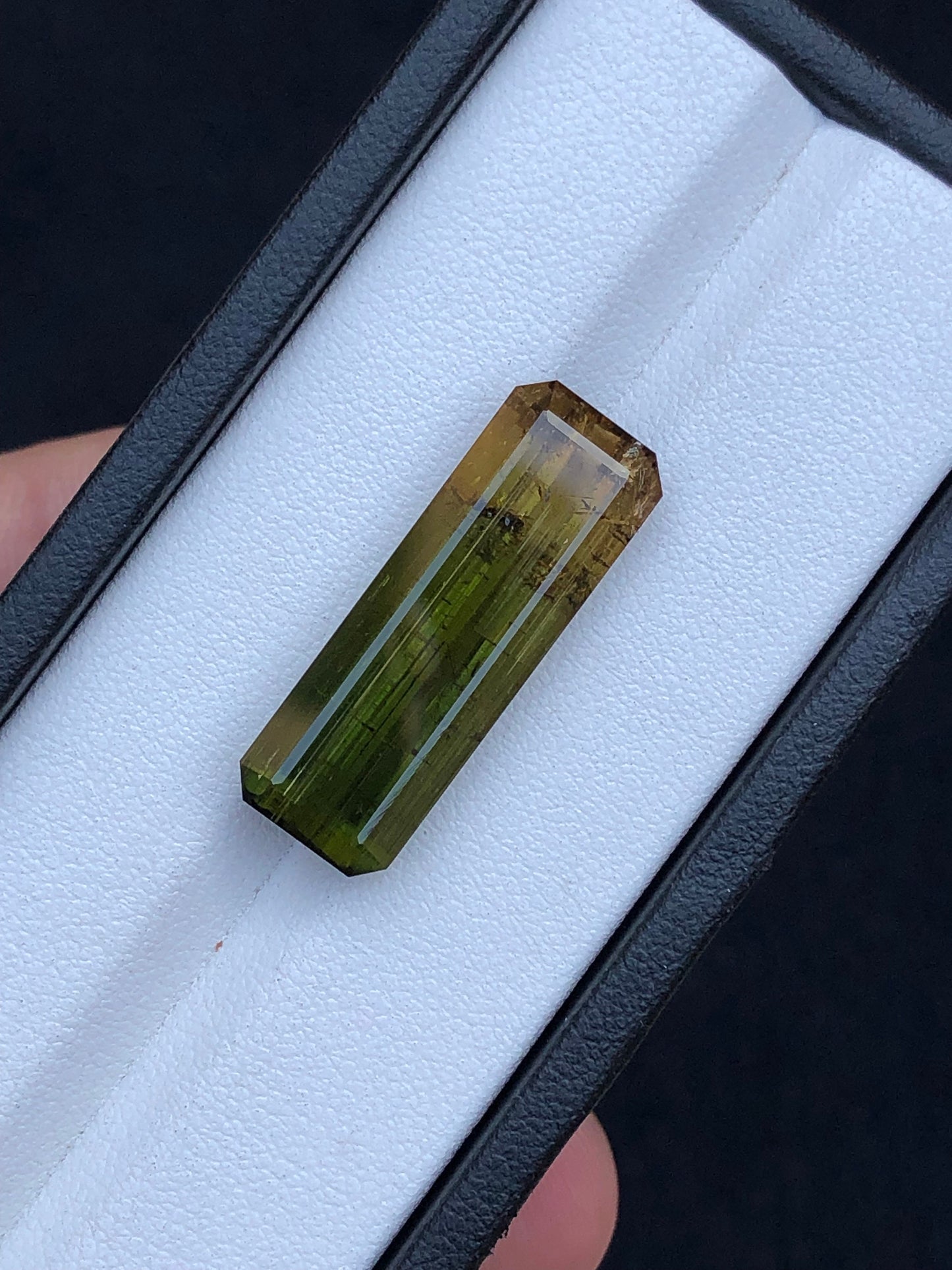 Bi colour tourmaline 18 carat origin Afghanistan