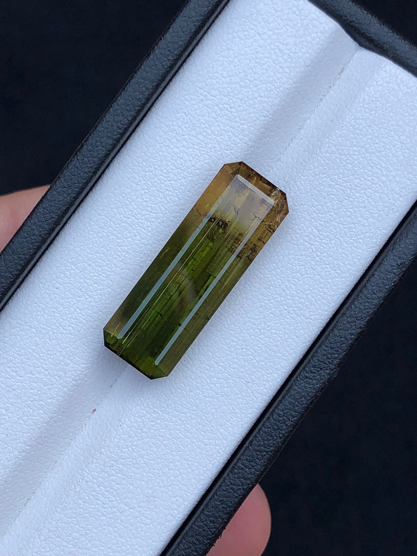 Bi colour tourmaline 18 carat origin Afghanistan