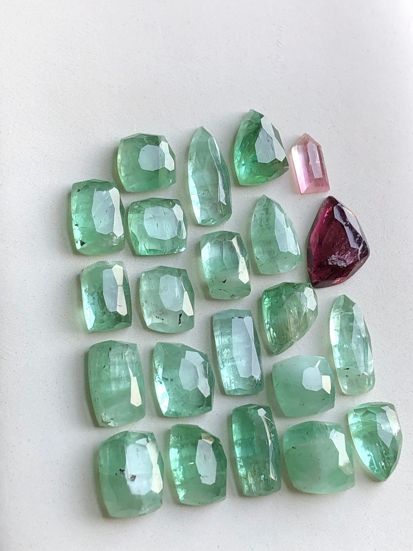 Sea foam tourmaline rose cut lote 37.90 carats