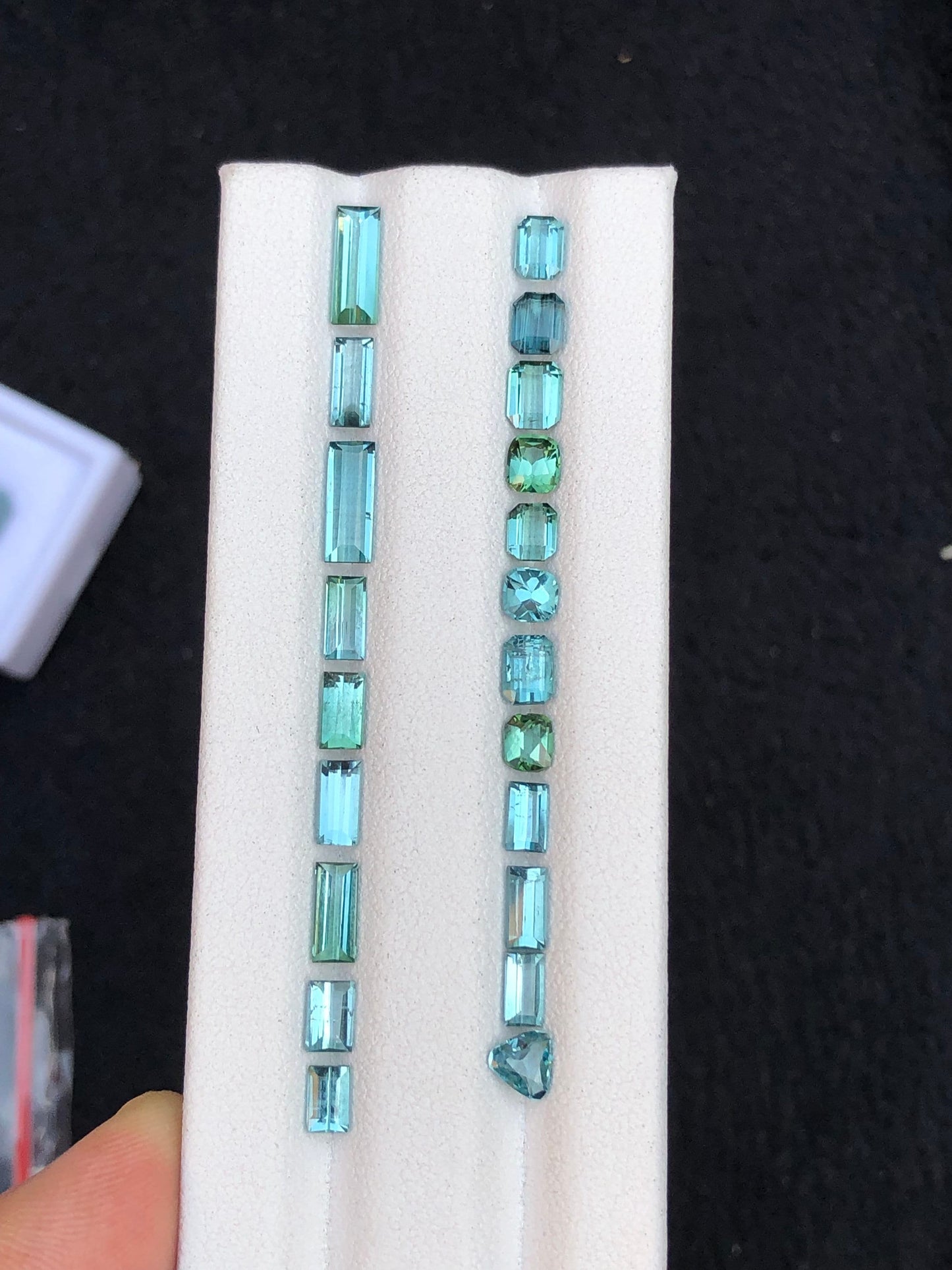 Blue tourmaline lot 8 carats