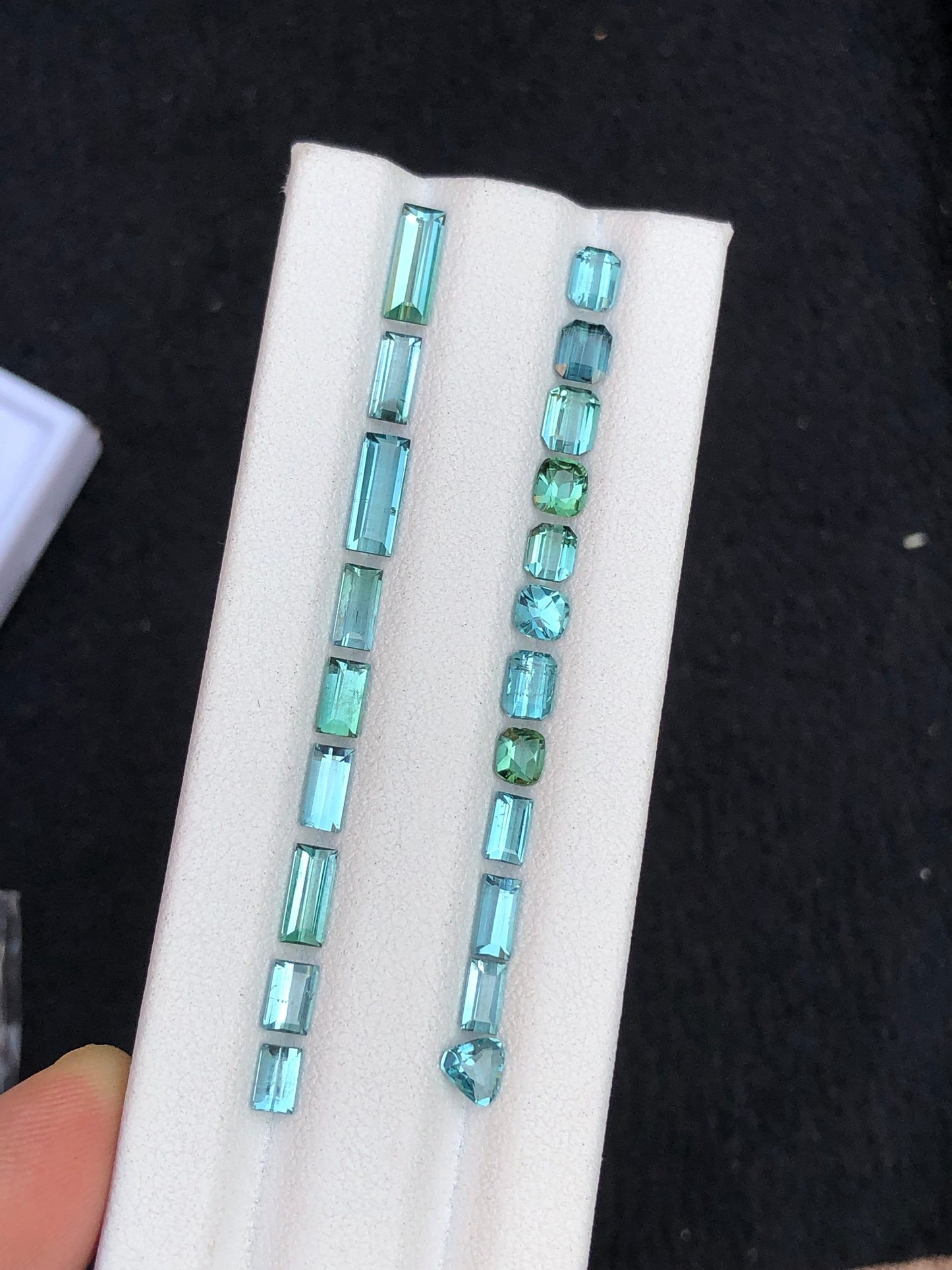 Blue tourmaline lot 8 carats