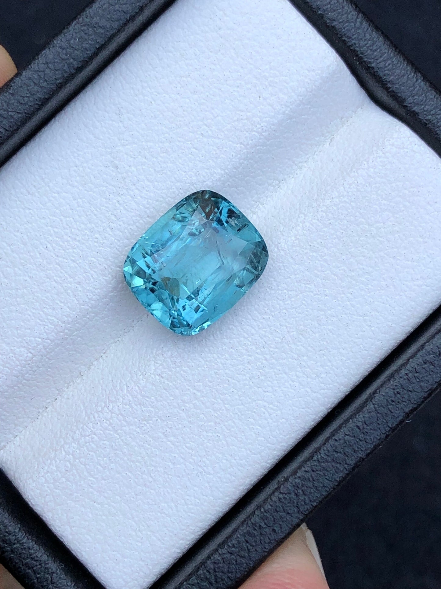 Blue tourmaline 4.60 carat natural