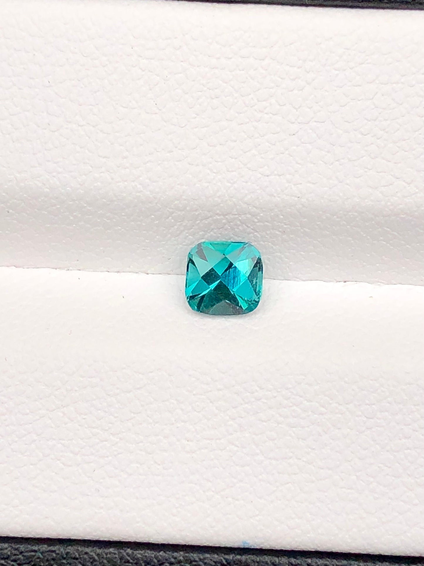 Paraiba colour tourmaline 0.60 carat