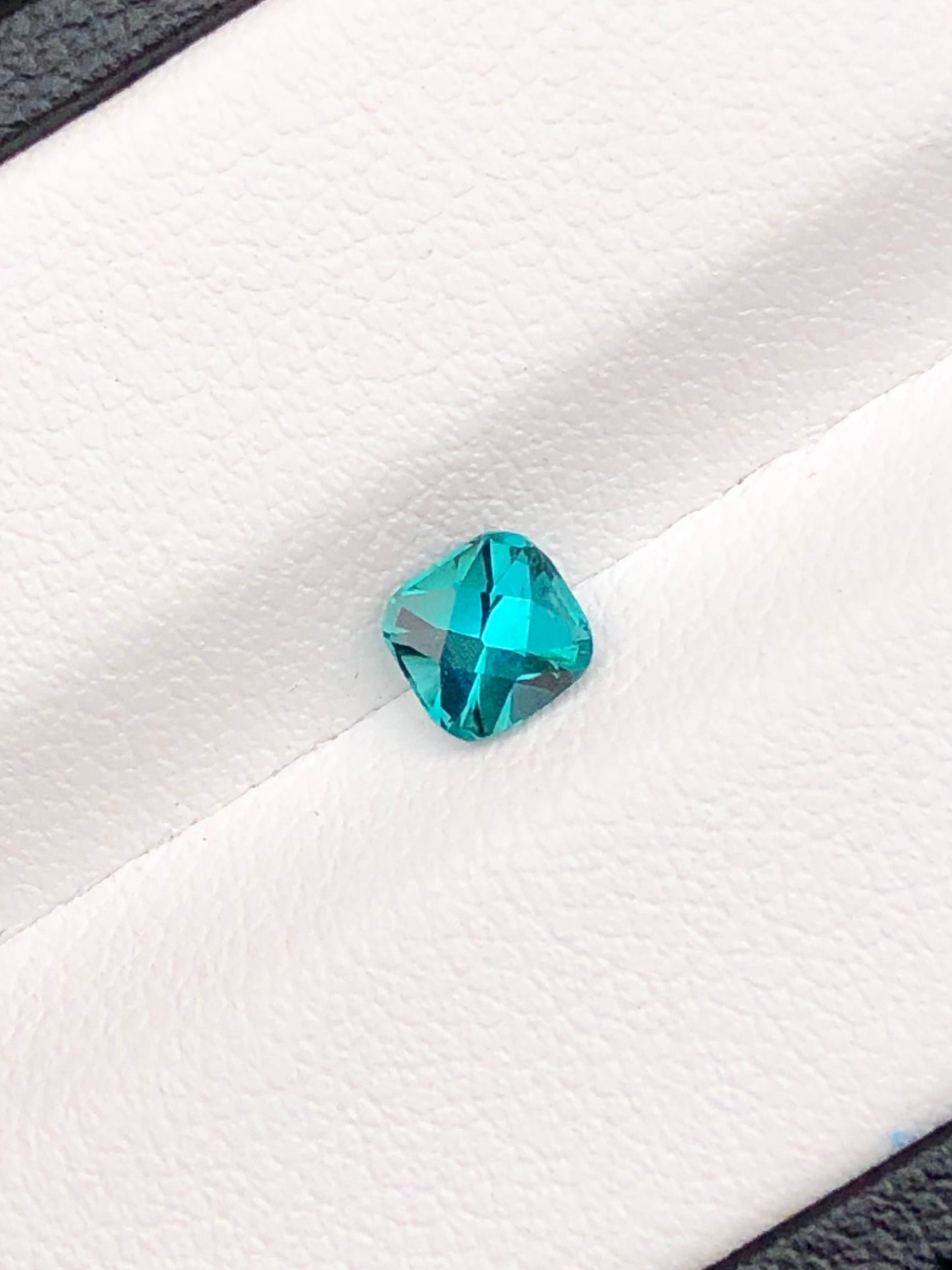 Paraiba colour tourmaline 0.60 carat