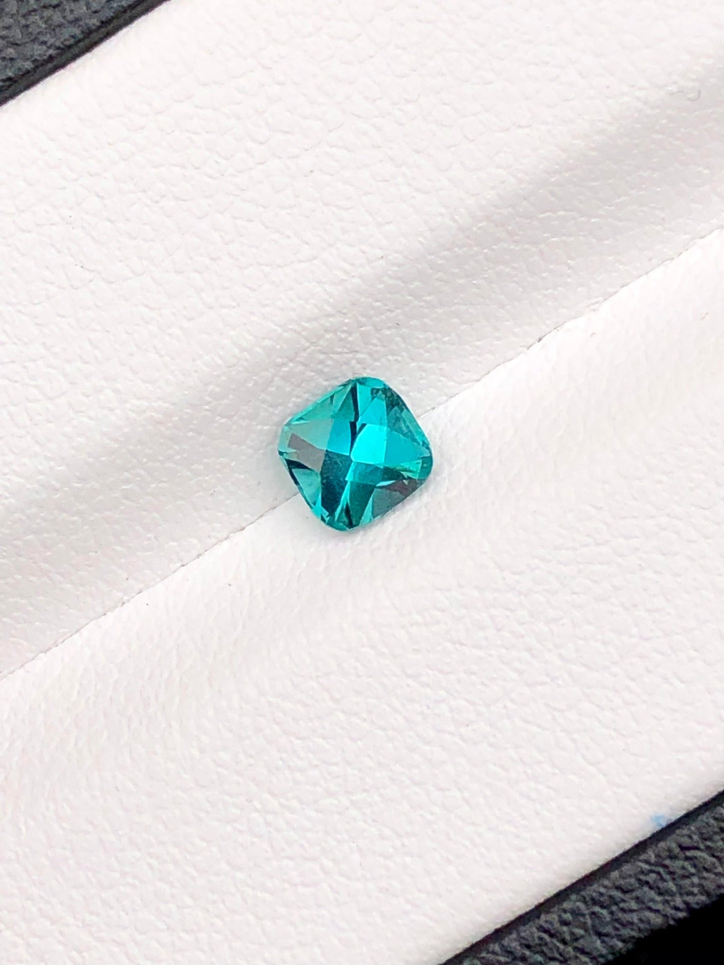 Paraiba colour tourmaline 0.60 carat