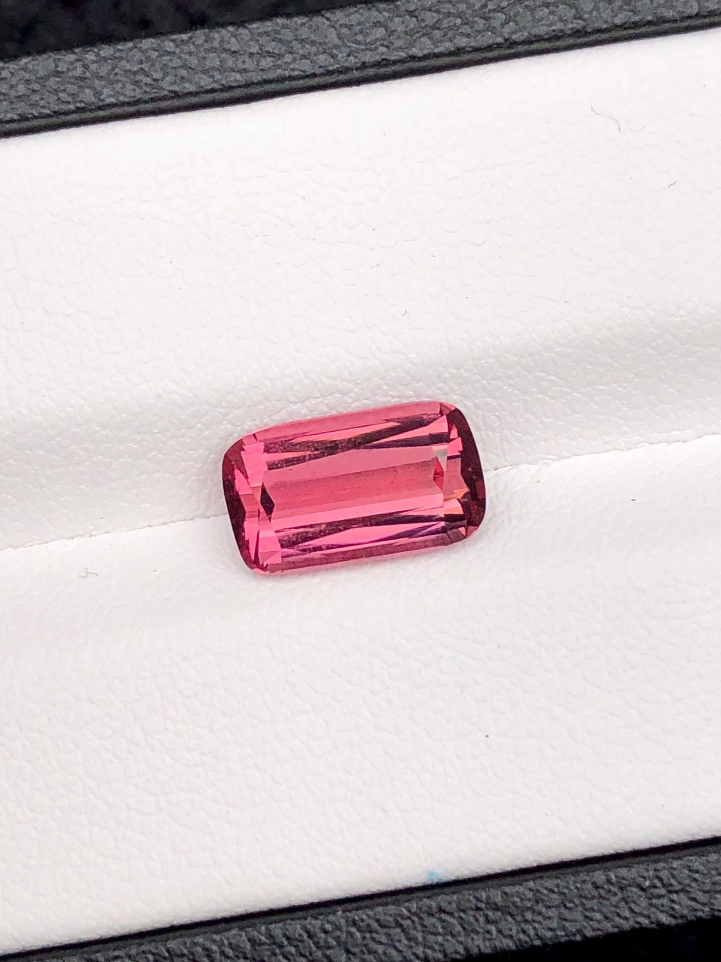 Red tourmaline top quality 2.90 carats