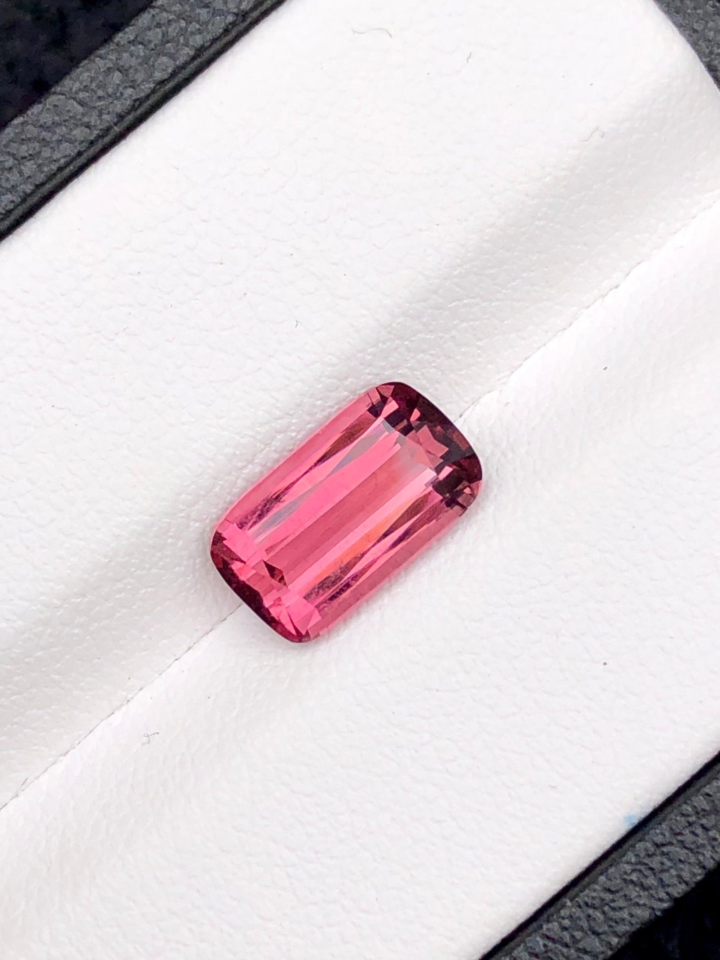 Red tourmaline top quality 2.90 carats