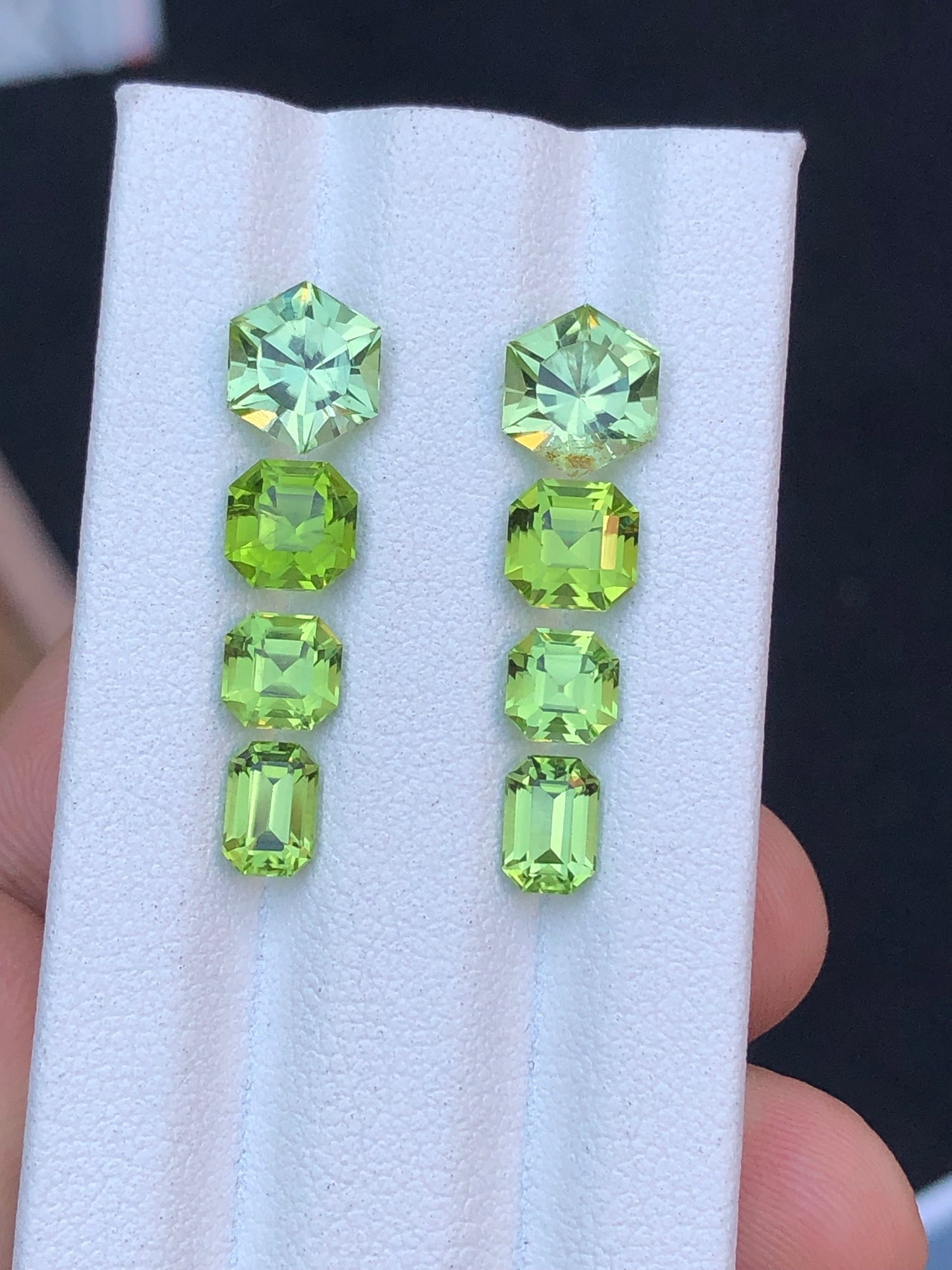 Peridot pairs 9.60 carats