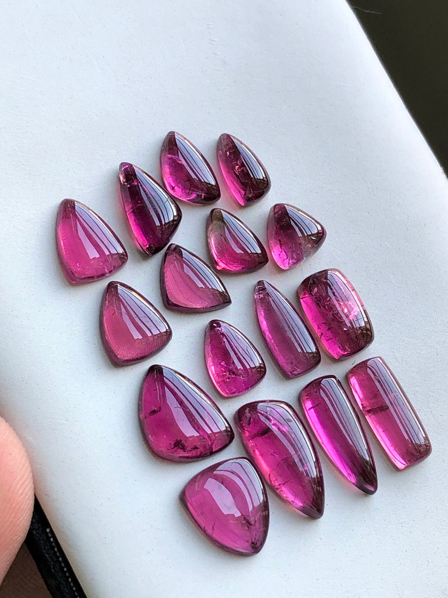 Hot pink tourmaline lote 28.55 carats