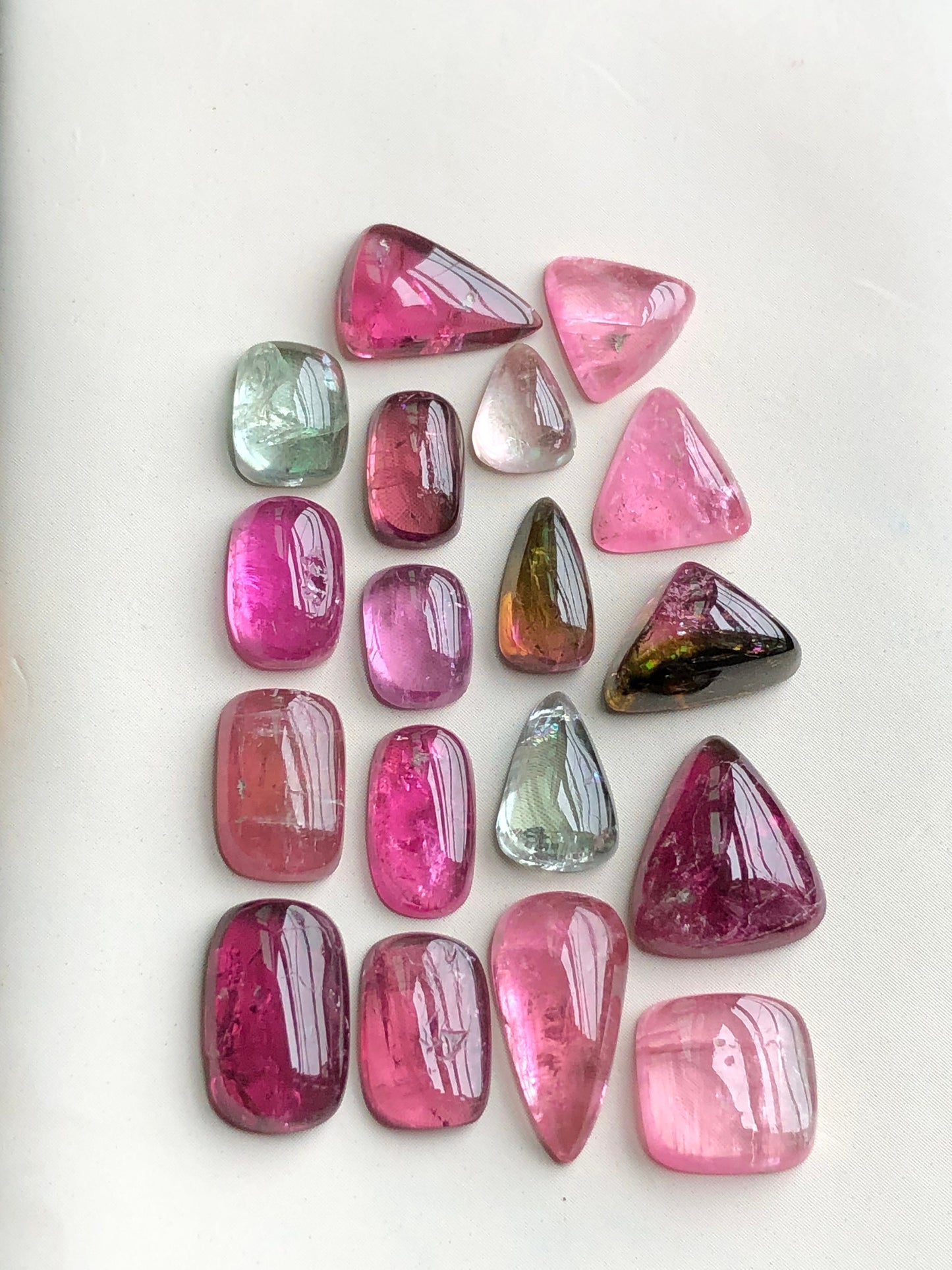 Pink tourmaline cabochons lot 39 carats