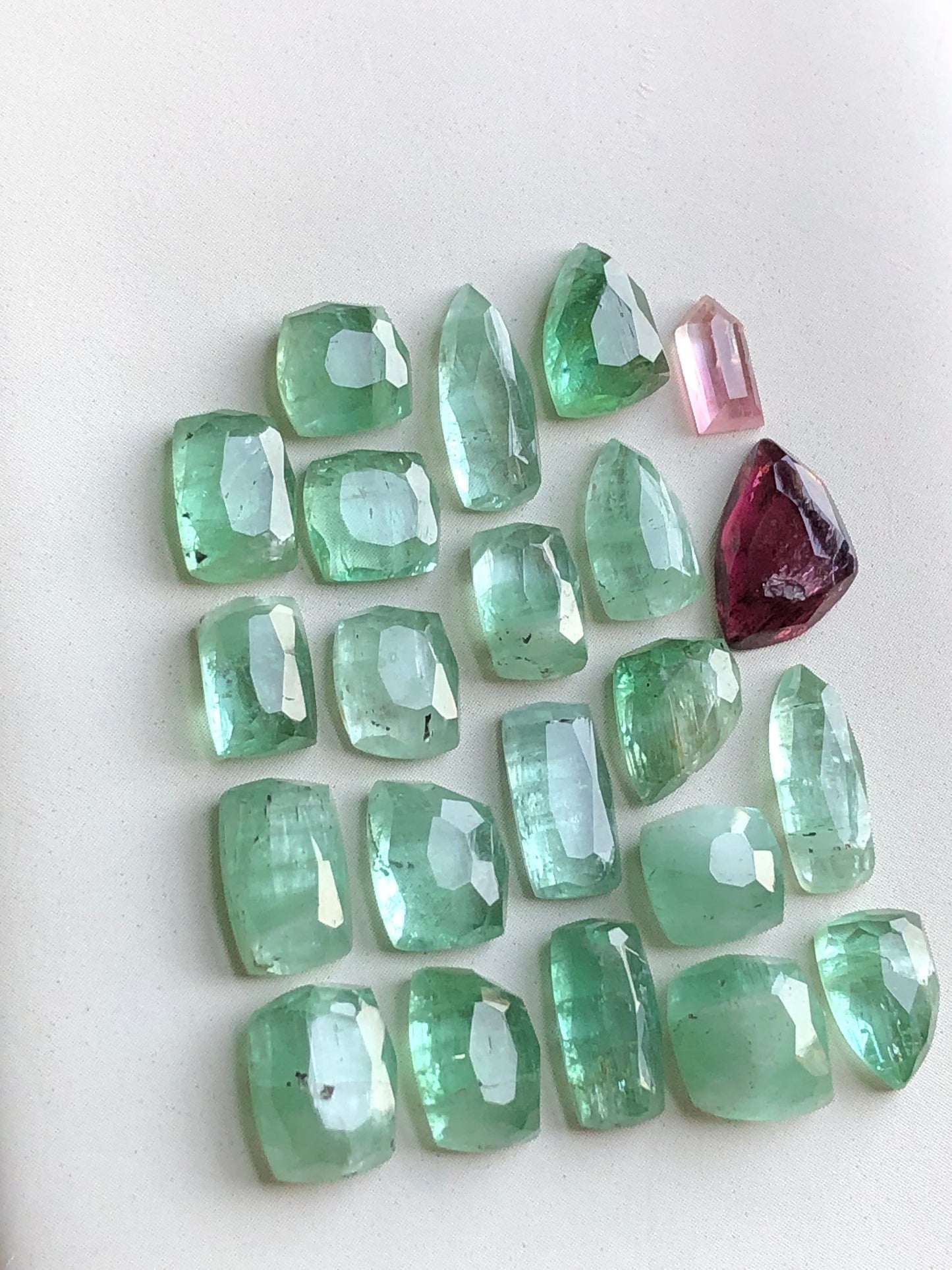 Sea foam tourmaline rose cut lote 37.90 carats