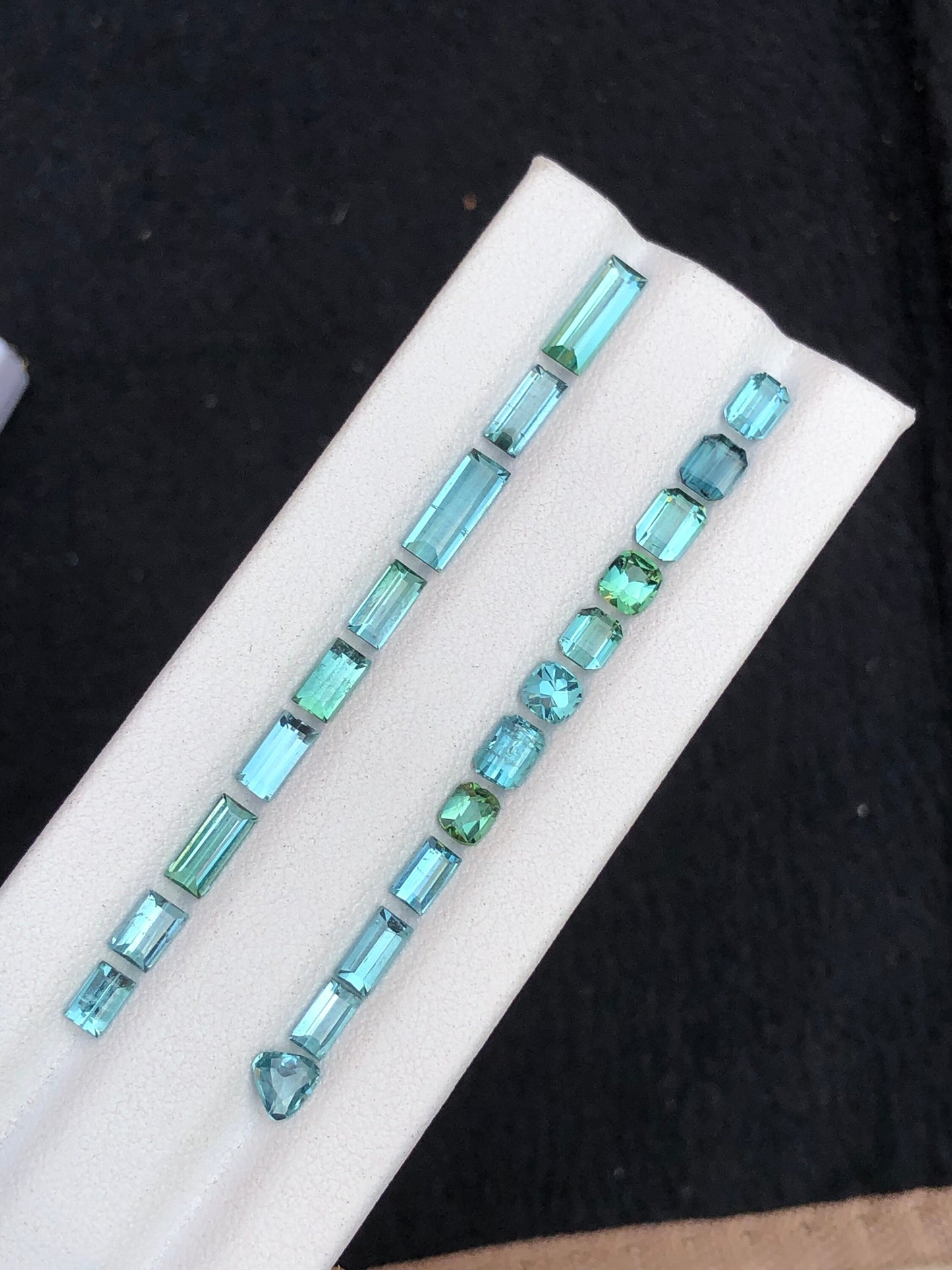 Blue tourmaline lot 8 carats