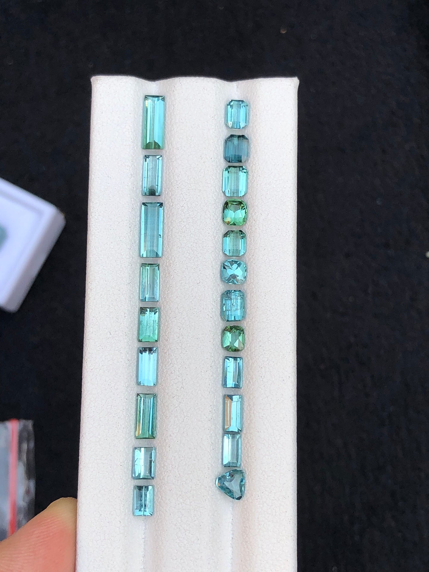 Blue tourmaline lot 8 carats