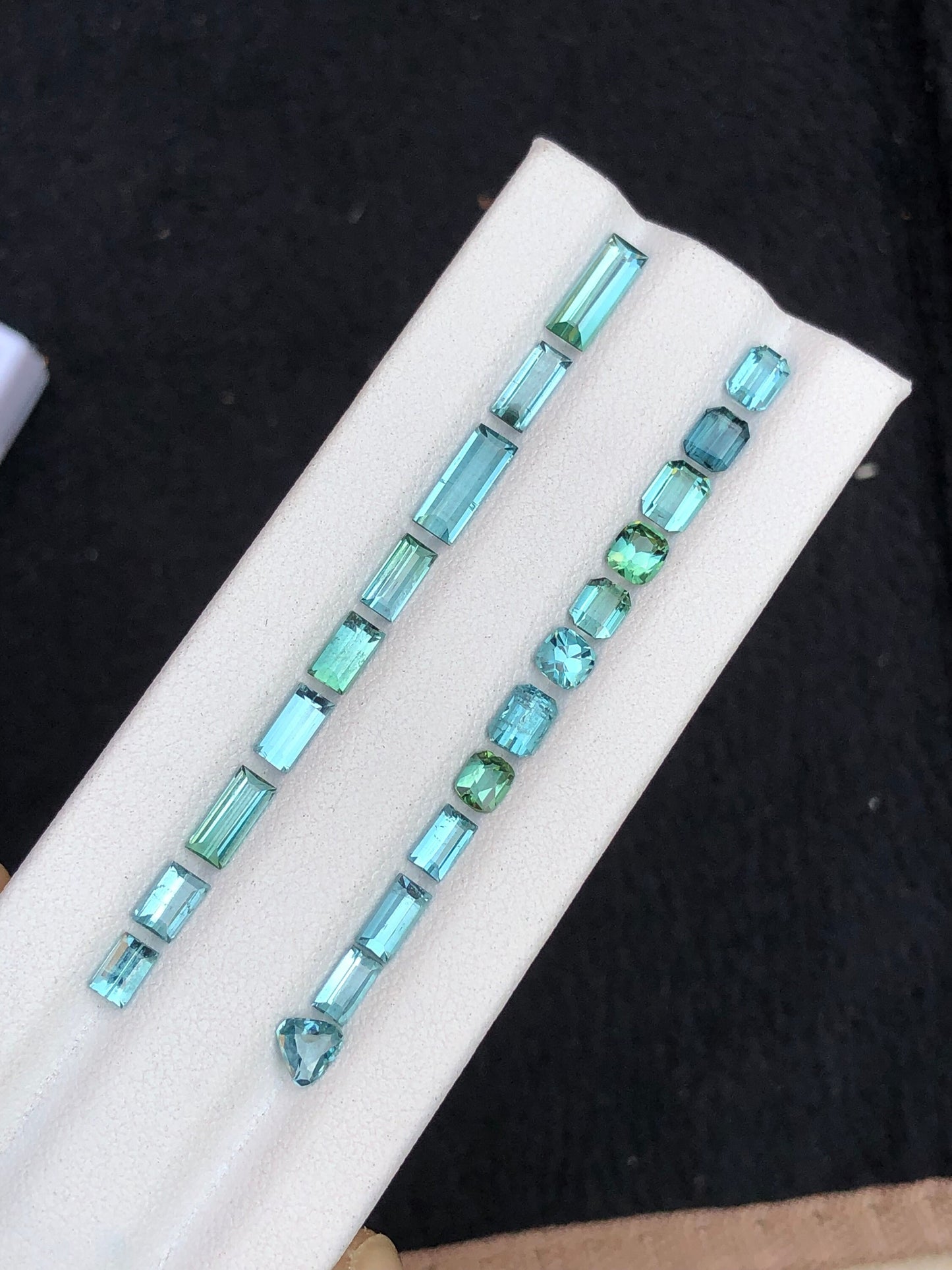 Blue tourmaline lot 8 carats