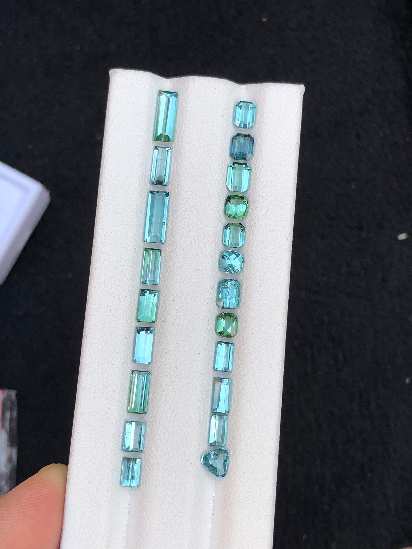 Blue tourmaline lot 8 carats