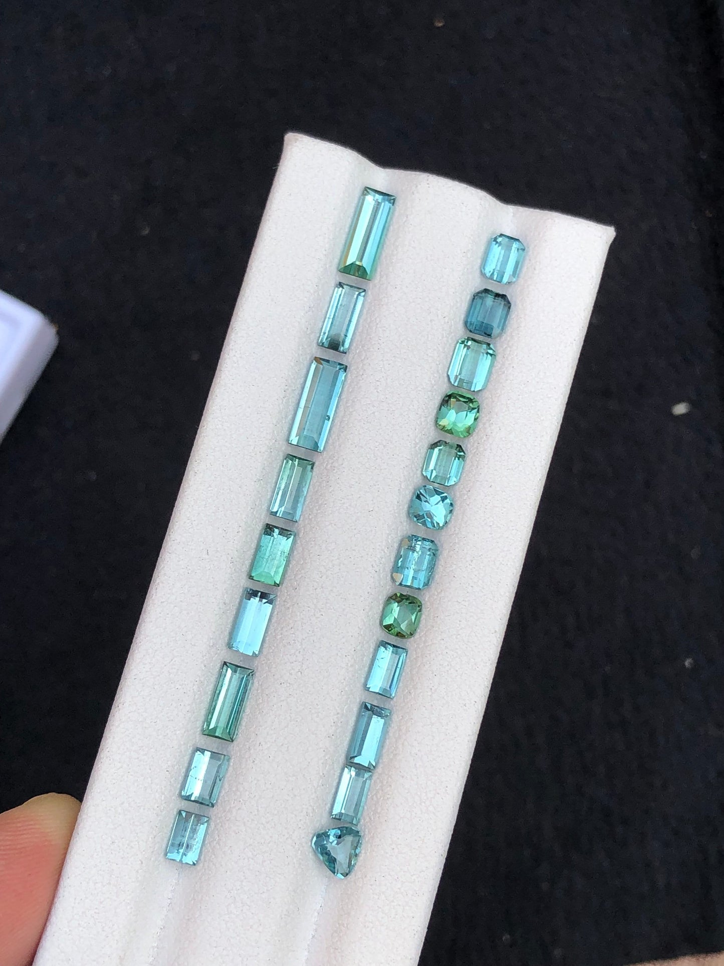 Blue tourmaline lot 8 carats