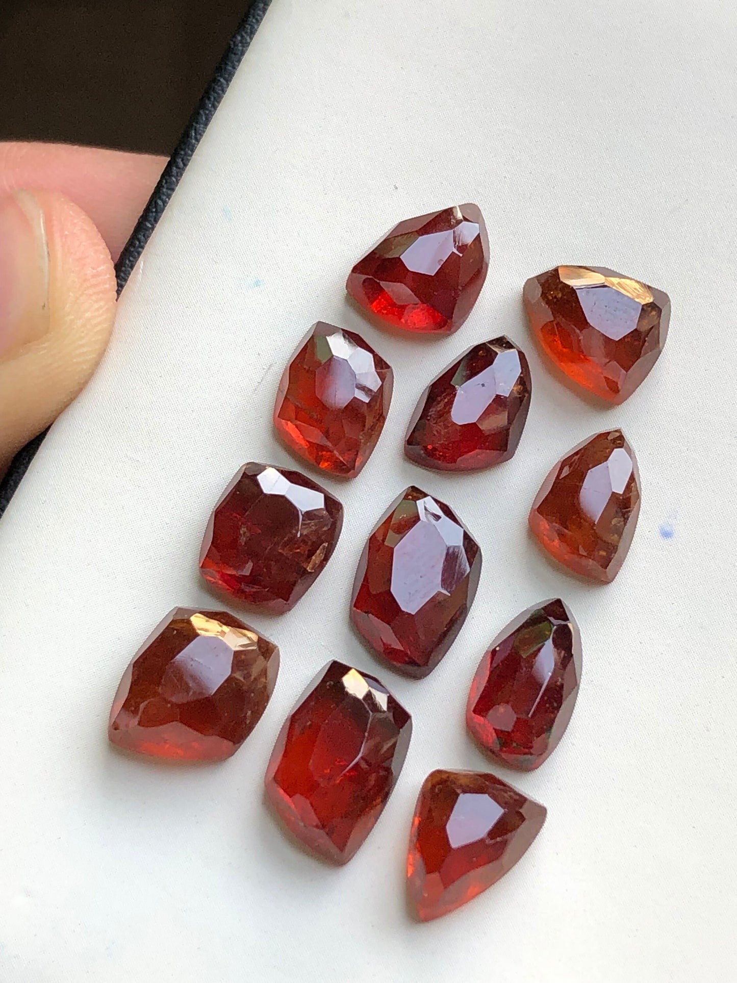 Spesertine garnet rose cuts 43.60 carats