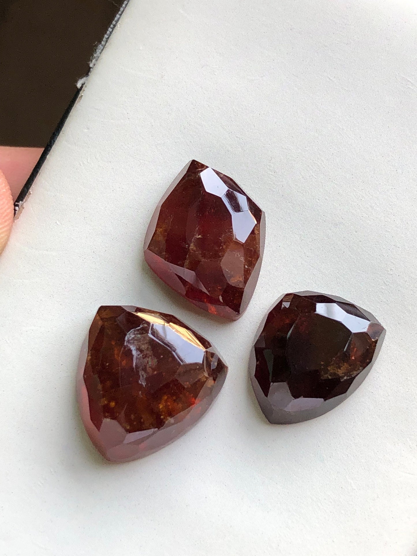 Spesertine garnet rose cuts 68 carats