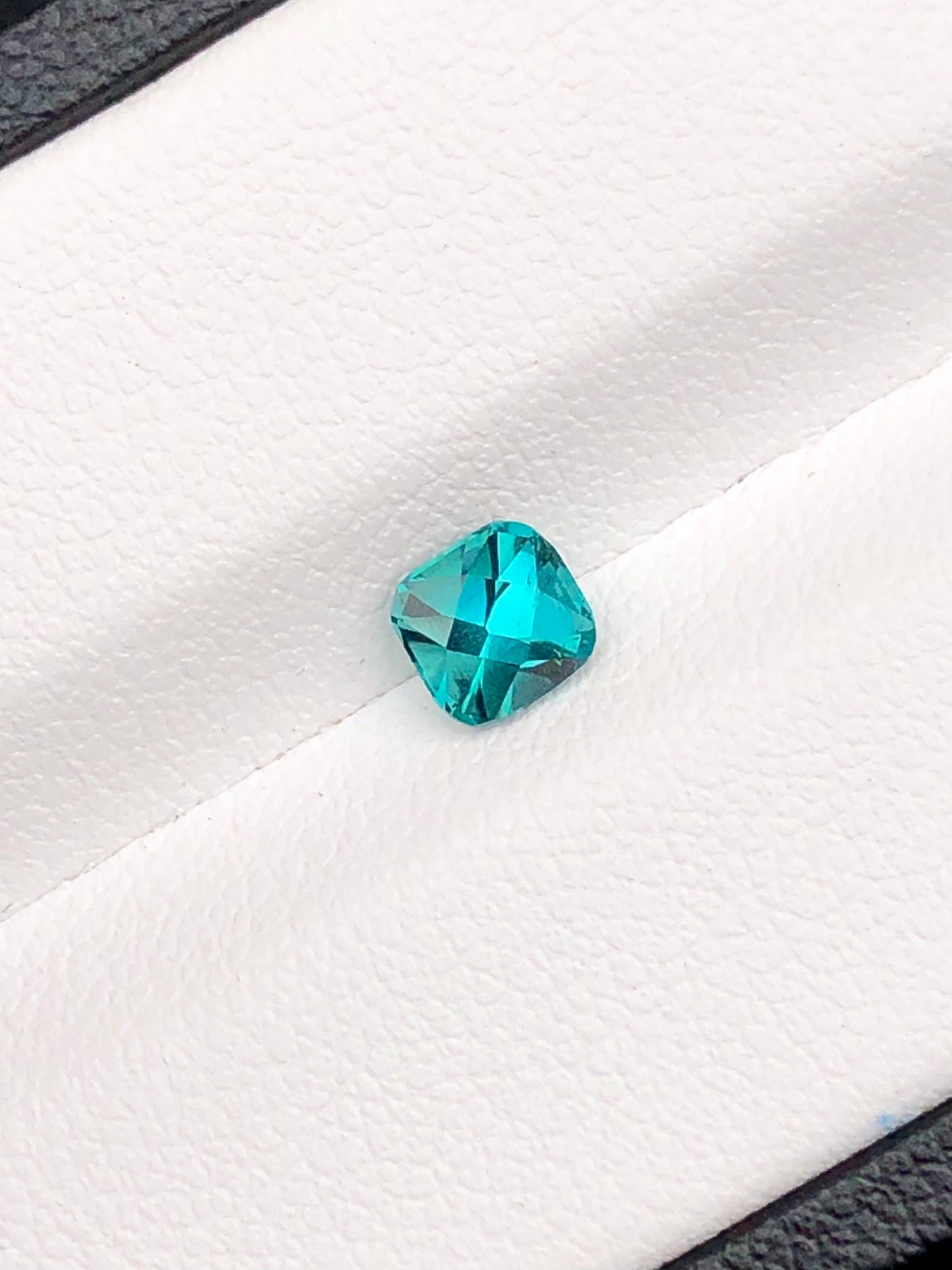 Paraiba colour tourmaline 0.60 carat