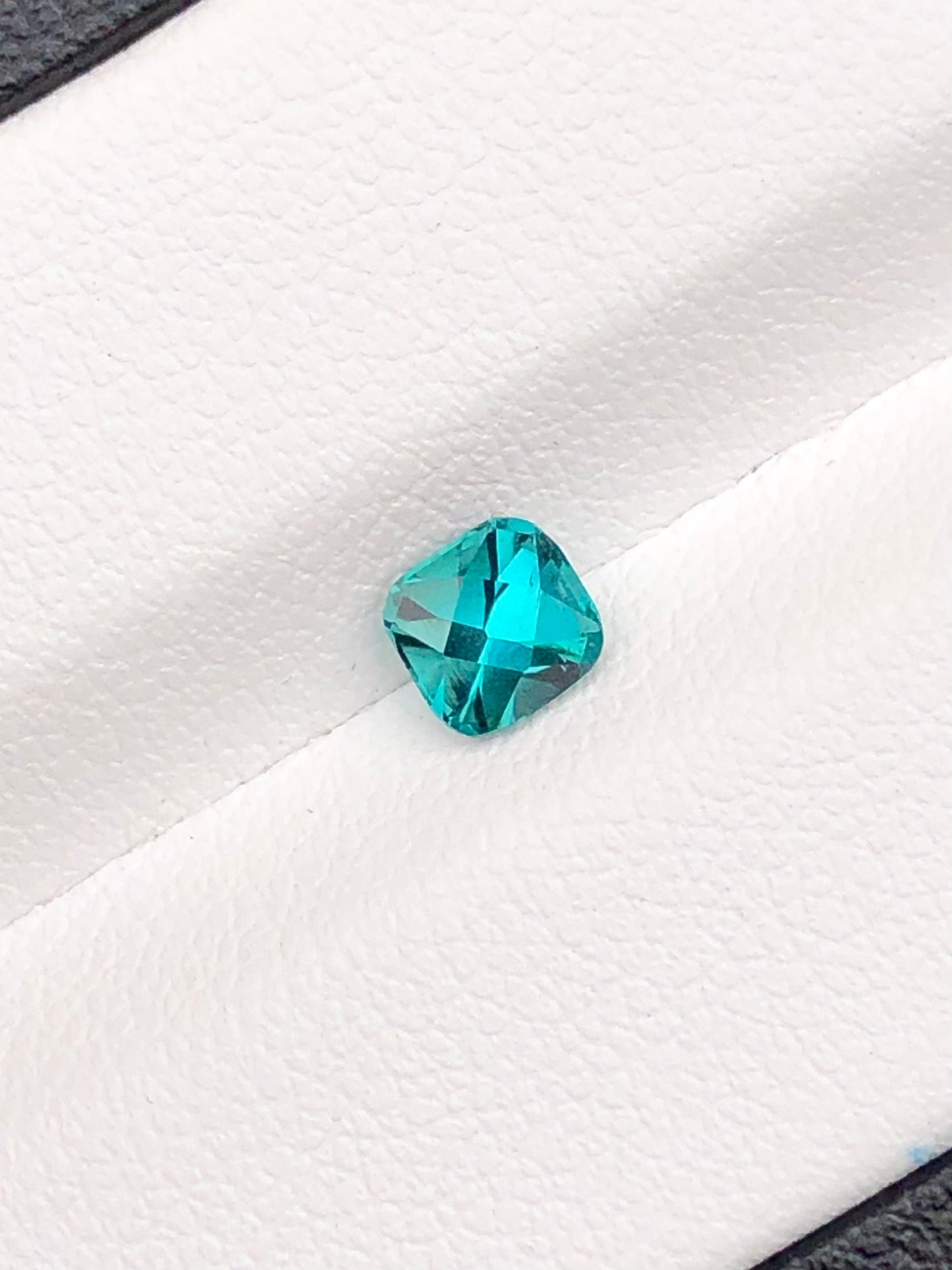 Paraiba colour tourmaline 0.60 carat