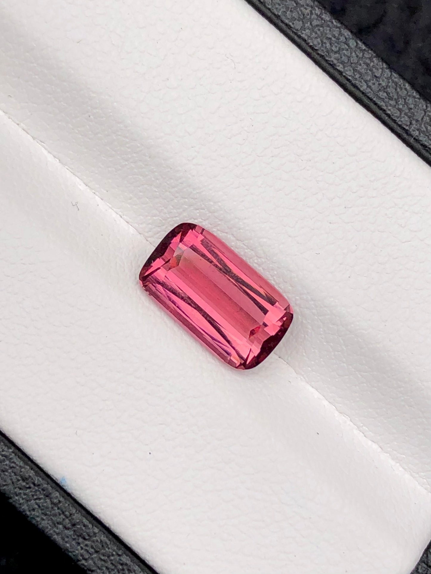 Red tourmaline top quality 2.90 carats