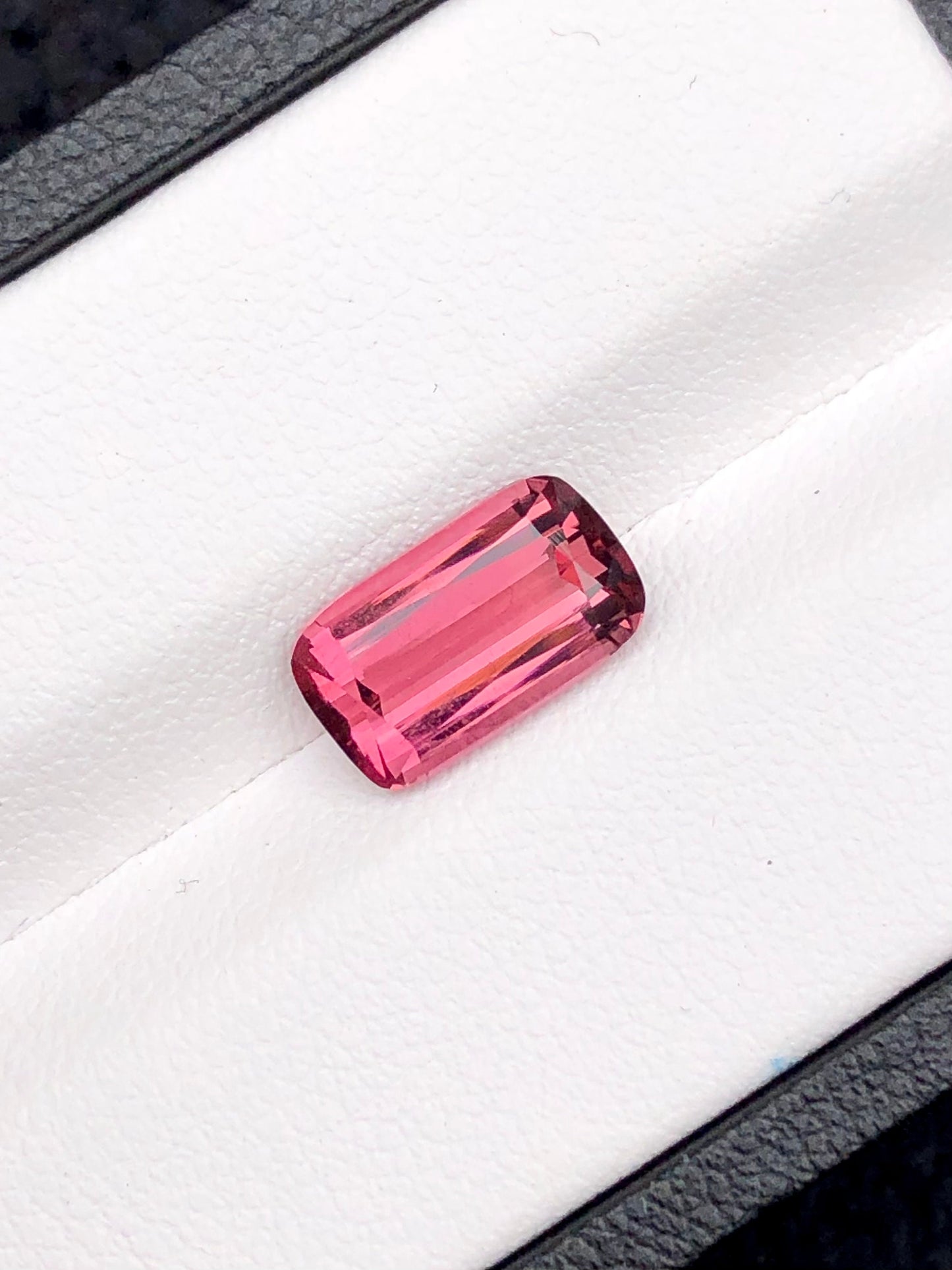 Red tourmaline top quality 2.90 carats