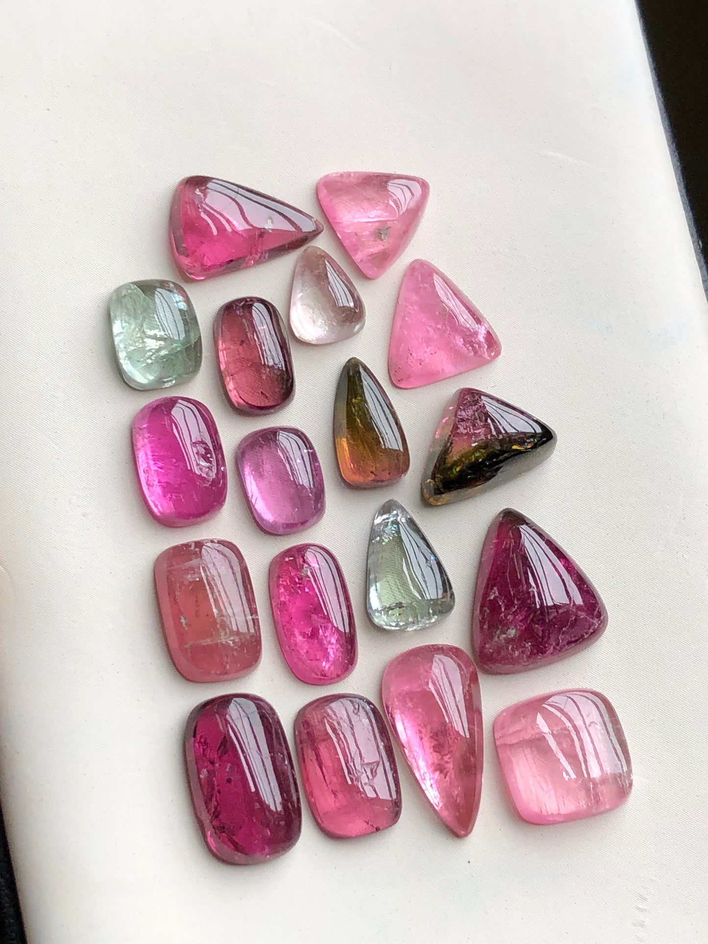 Pink tourmaline cabochons lot 39 carats