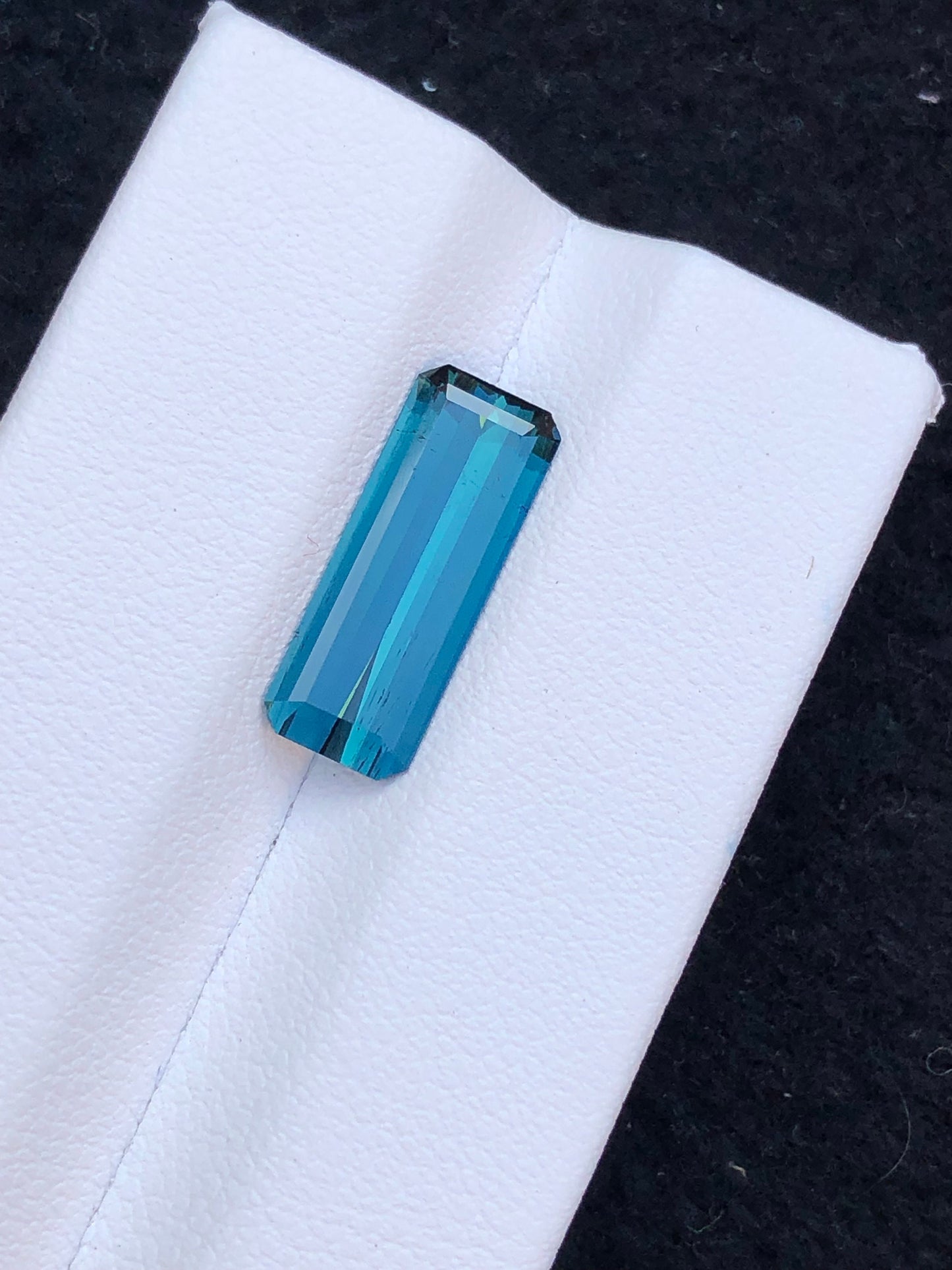 Neon blue tourmaline 3.40 carat