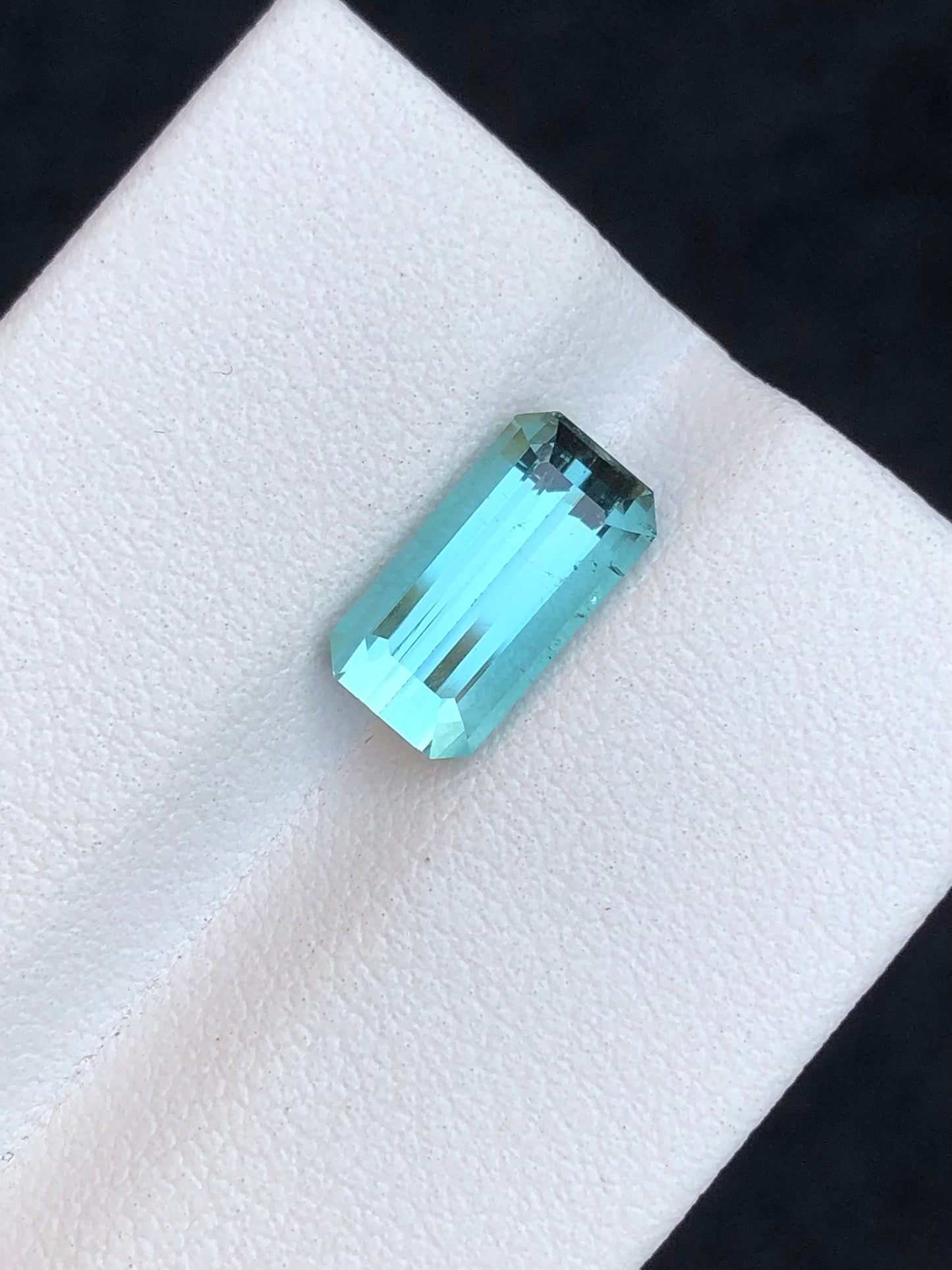 Ocean blue tourmaline 2.40 carat