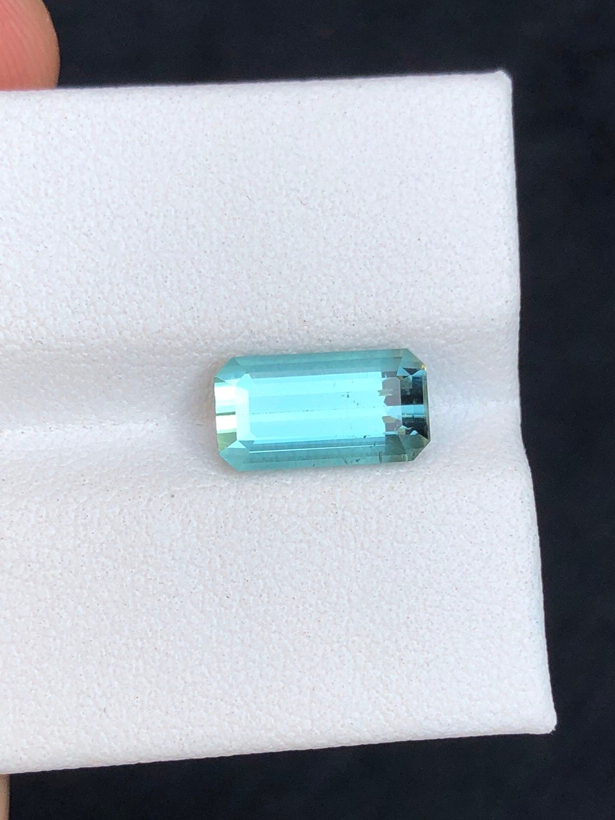 Ocean blue tourmaline 2.40 carat