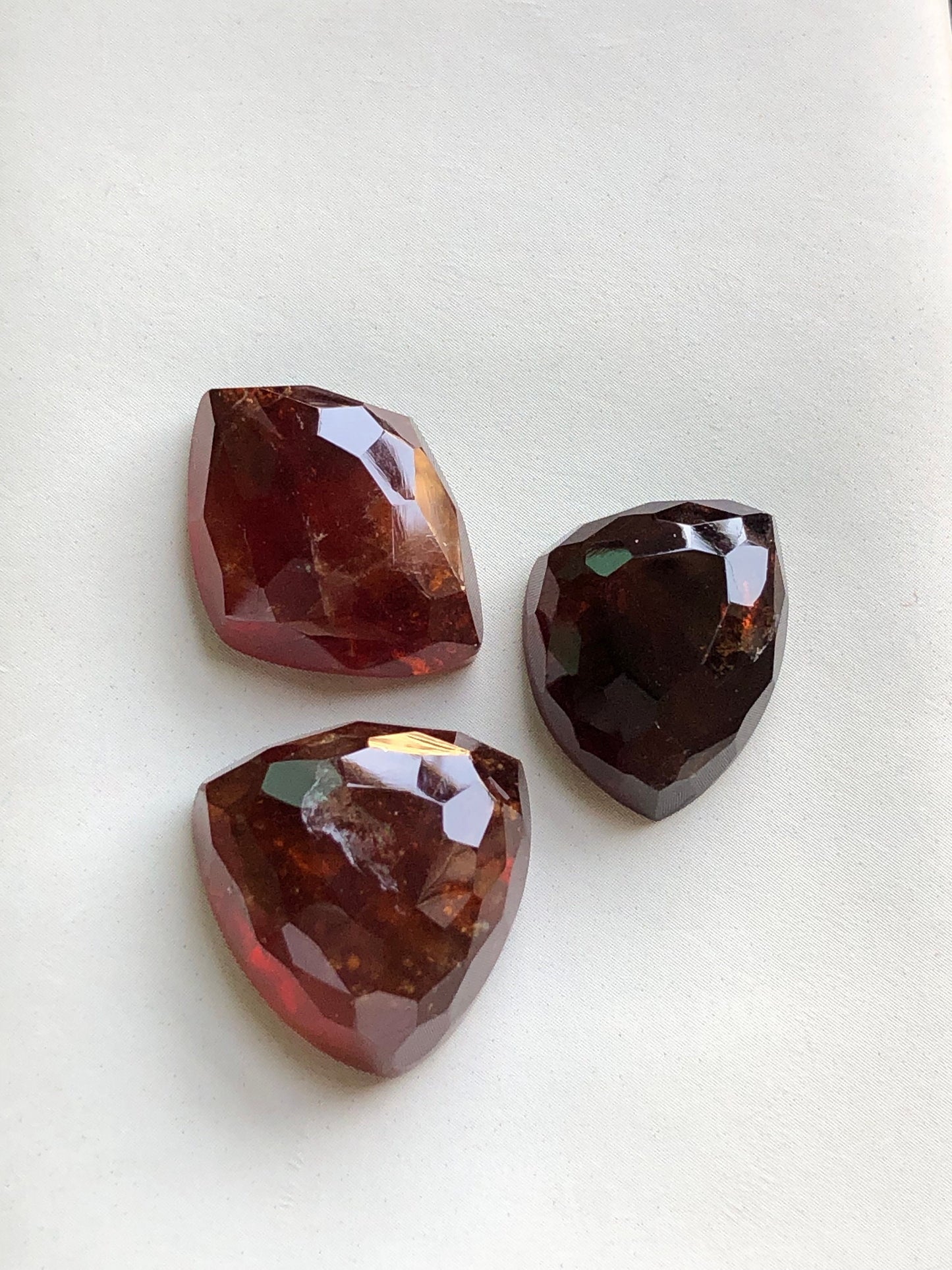 Spesertine garnet rose cuts 68 carats