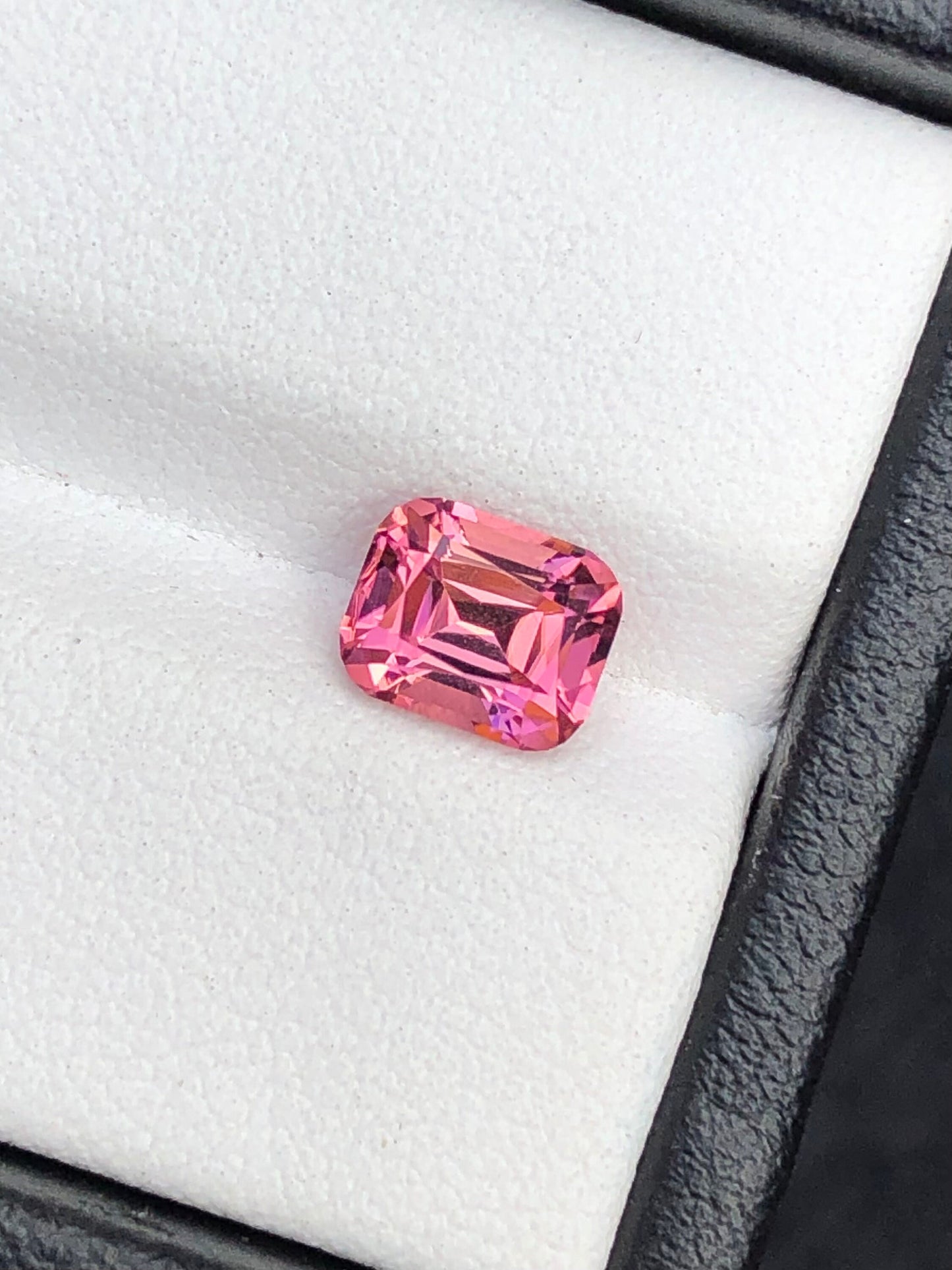 Pink tourmaline loop clean 1.30 carat