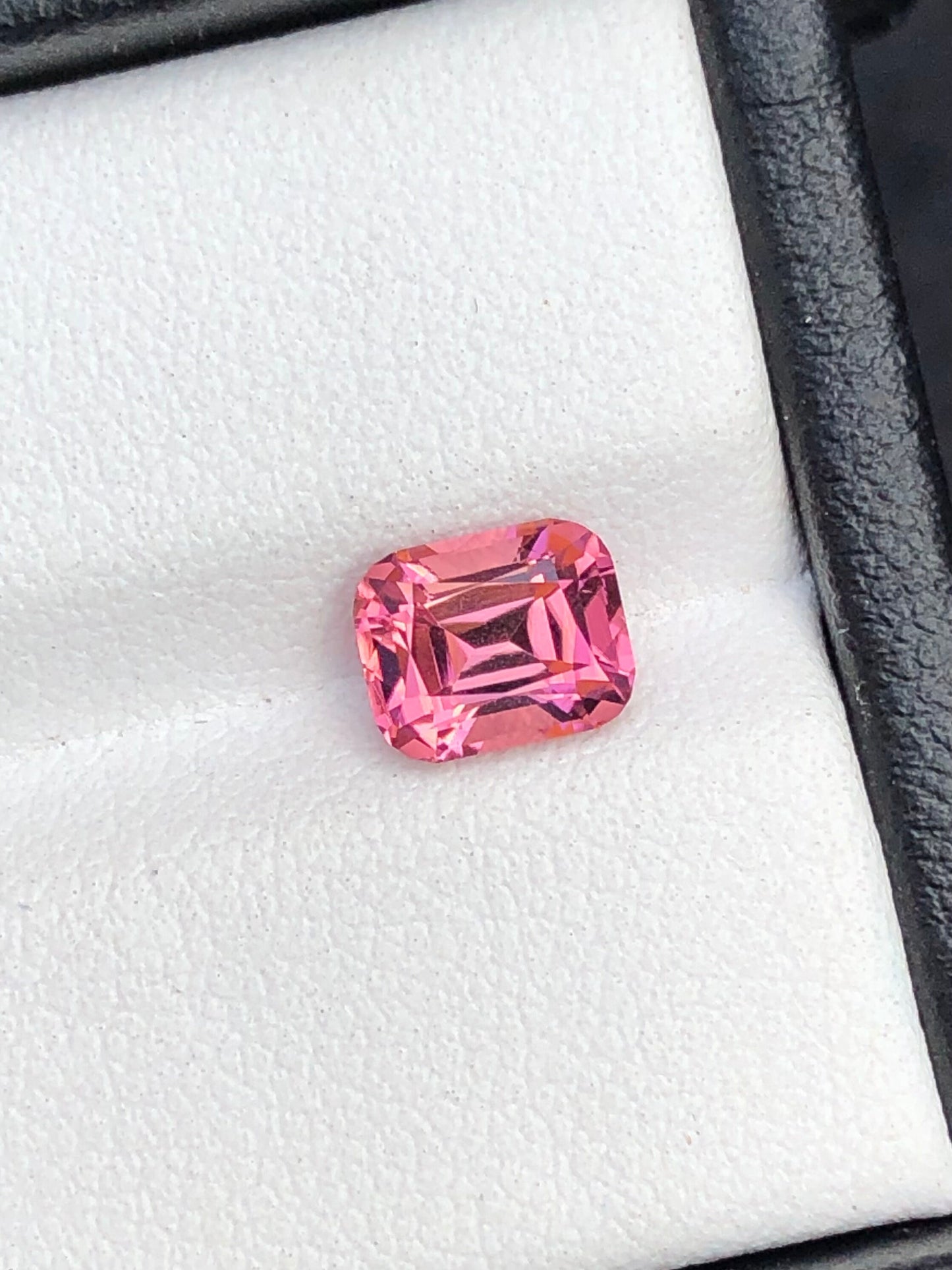 Pink tourmaline loop clean 1.30 carat