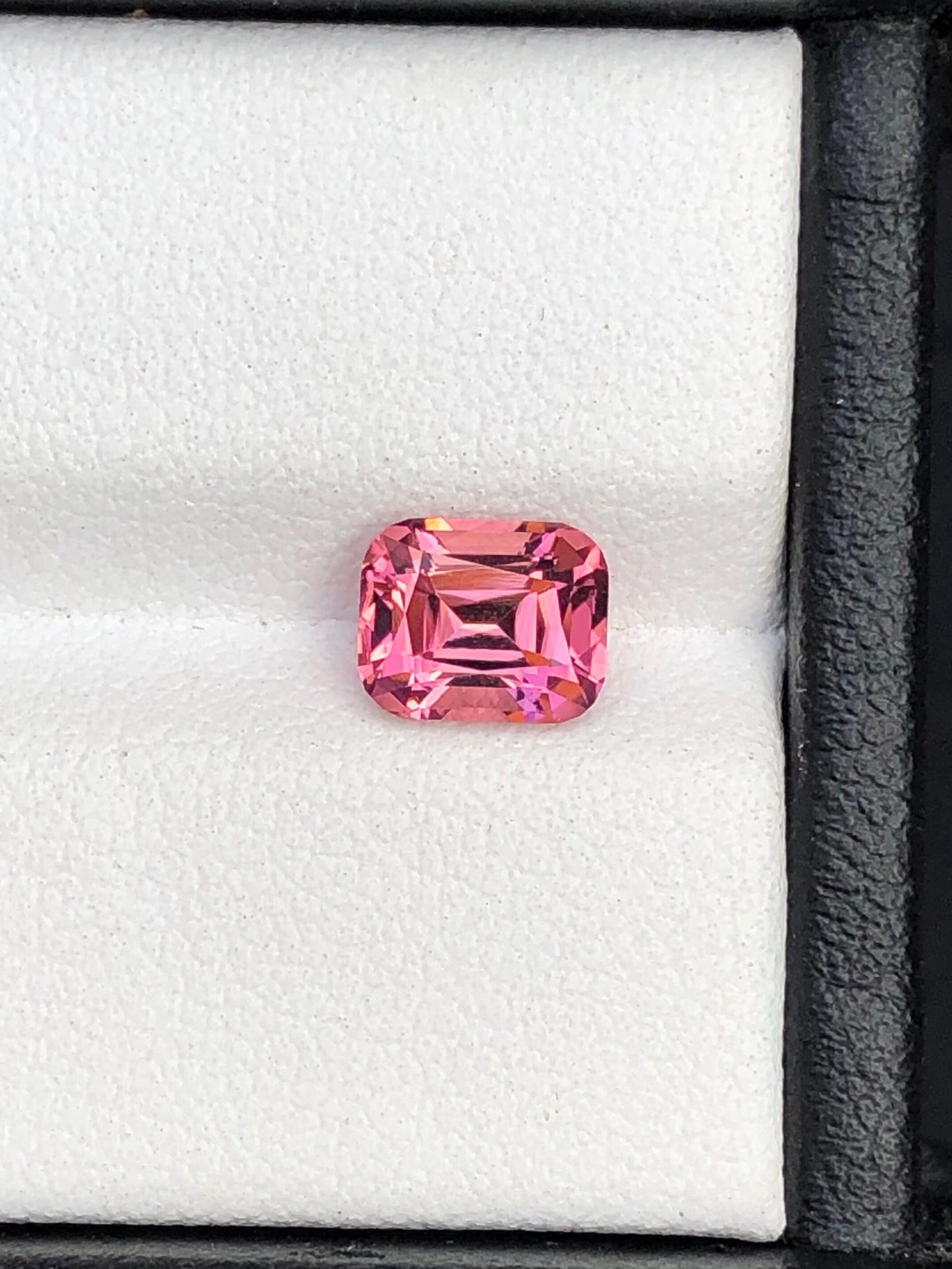 Pink tourmaline loop clean 1.30 carat