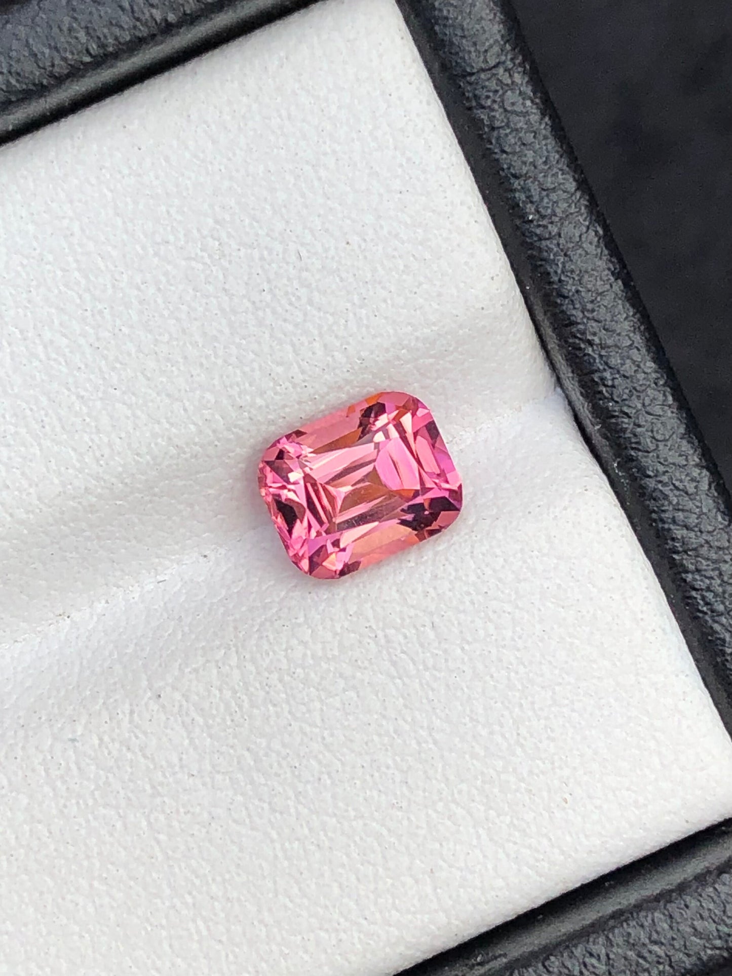 Pink tourmaline loop clean 1.30 carat