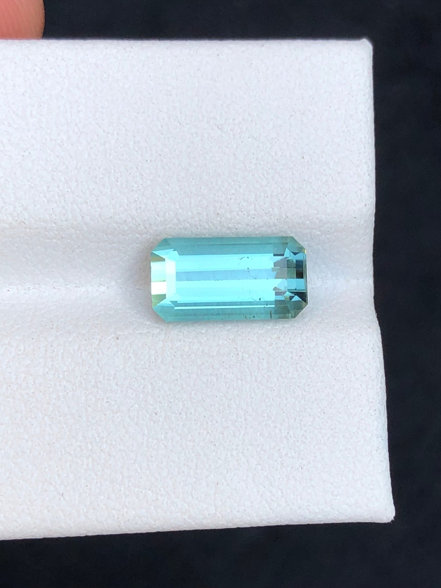 Ocean blue tourmaline 2.40 carat